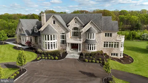 10 Stonebridge Crossing Road, Newtown, PA MLS: PABU2118978