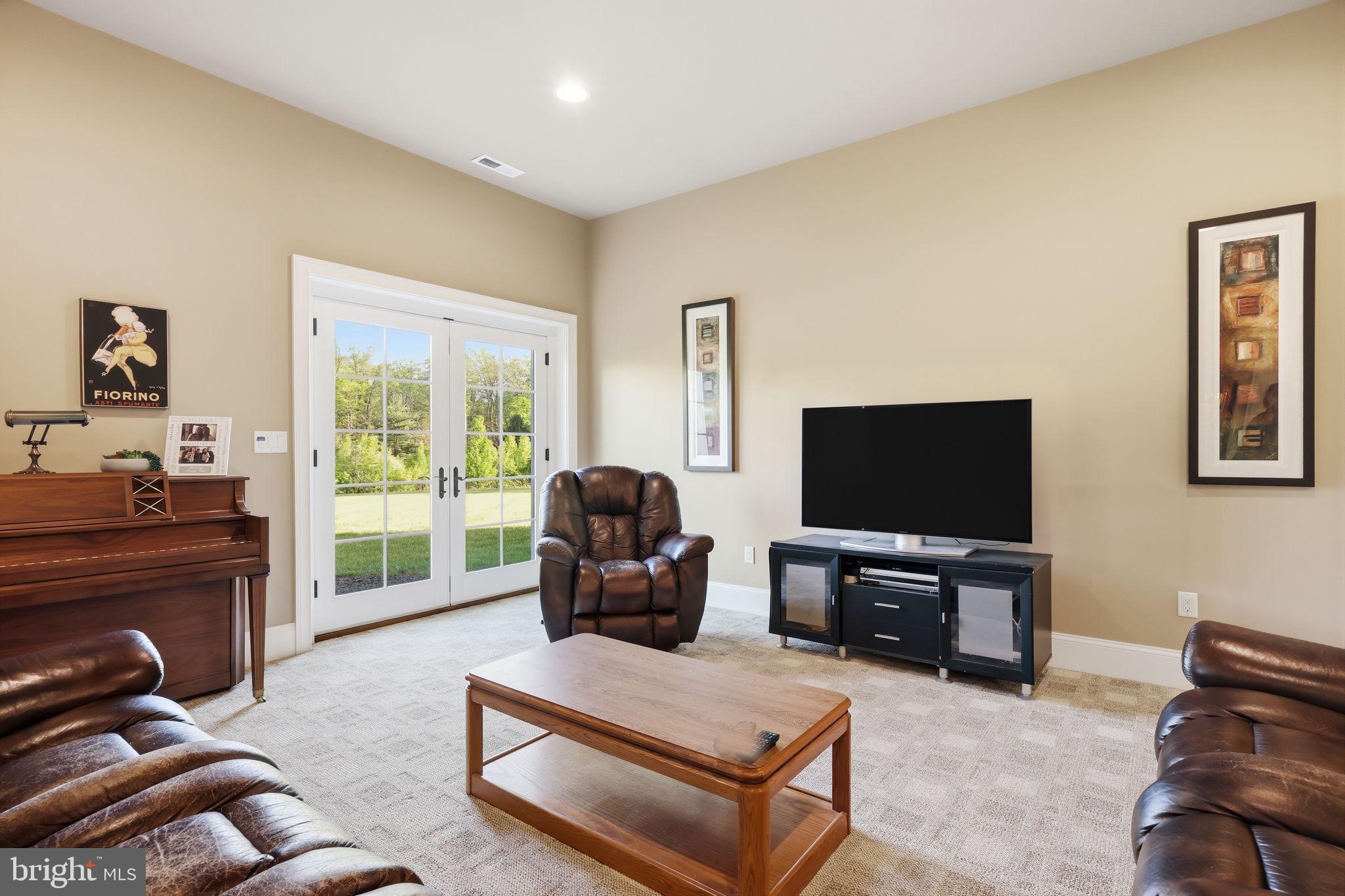 CREEKS BEND - Residential