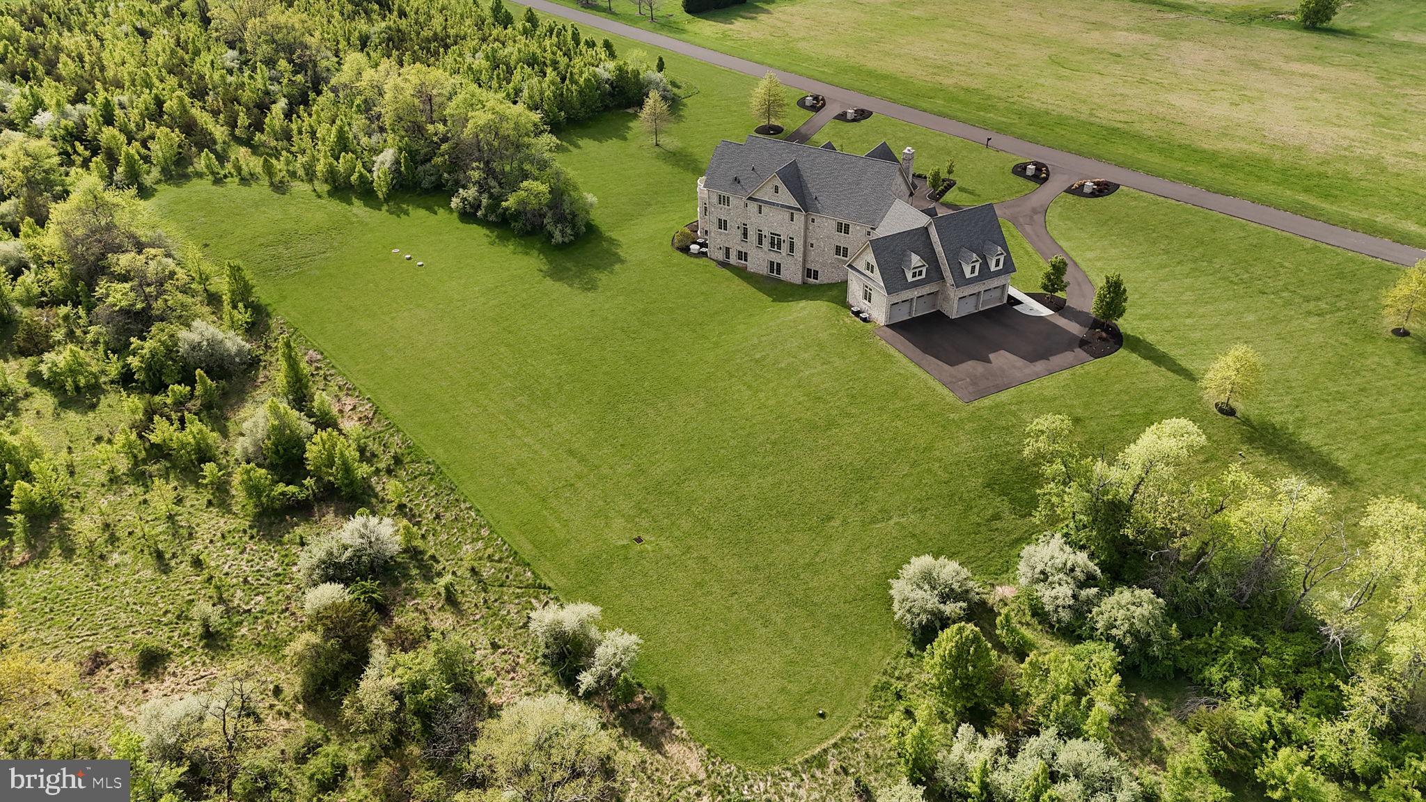 CREEKS BEND - Residential