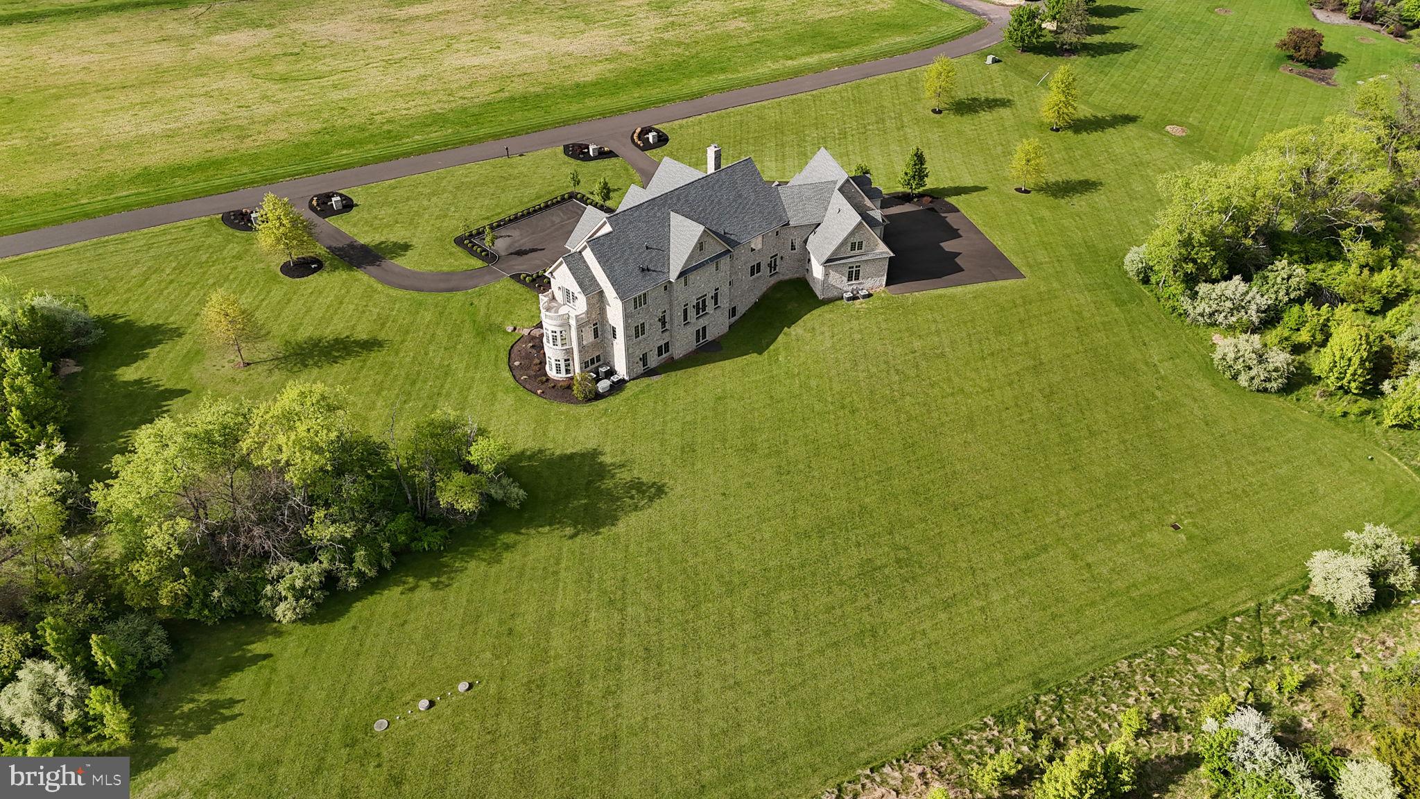 CREEKS BEND - Residential