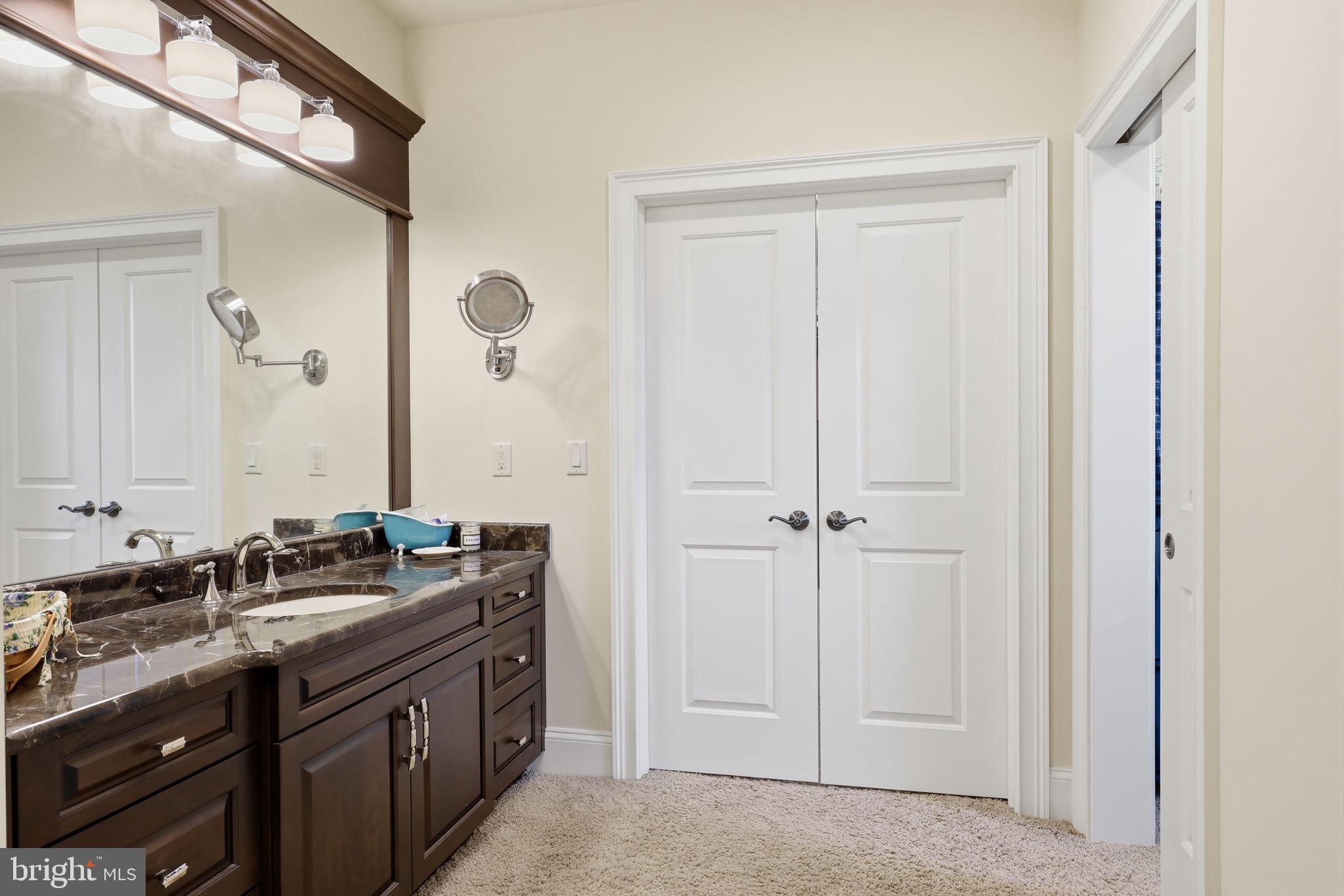 CREEKS BEND - Residential