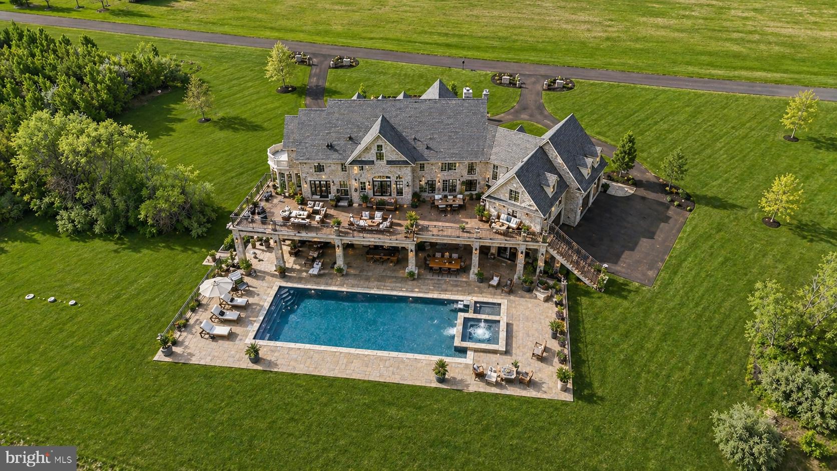 CREEKS BEND - Residential