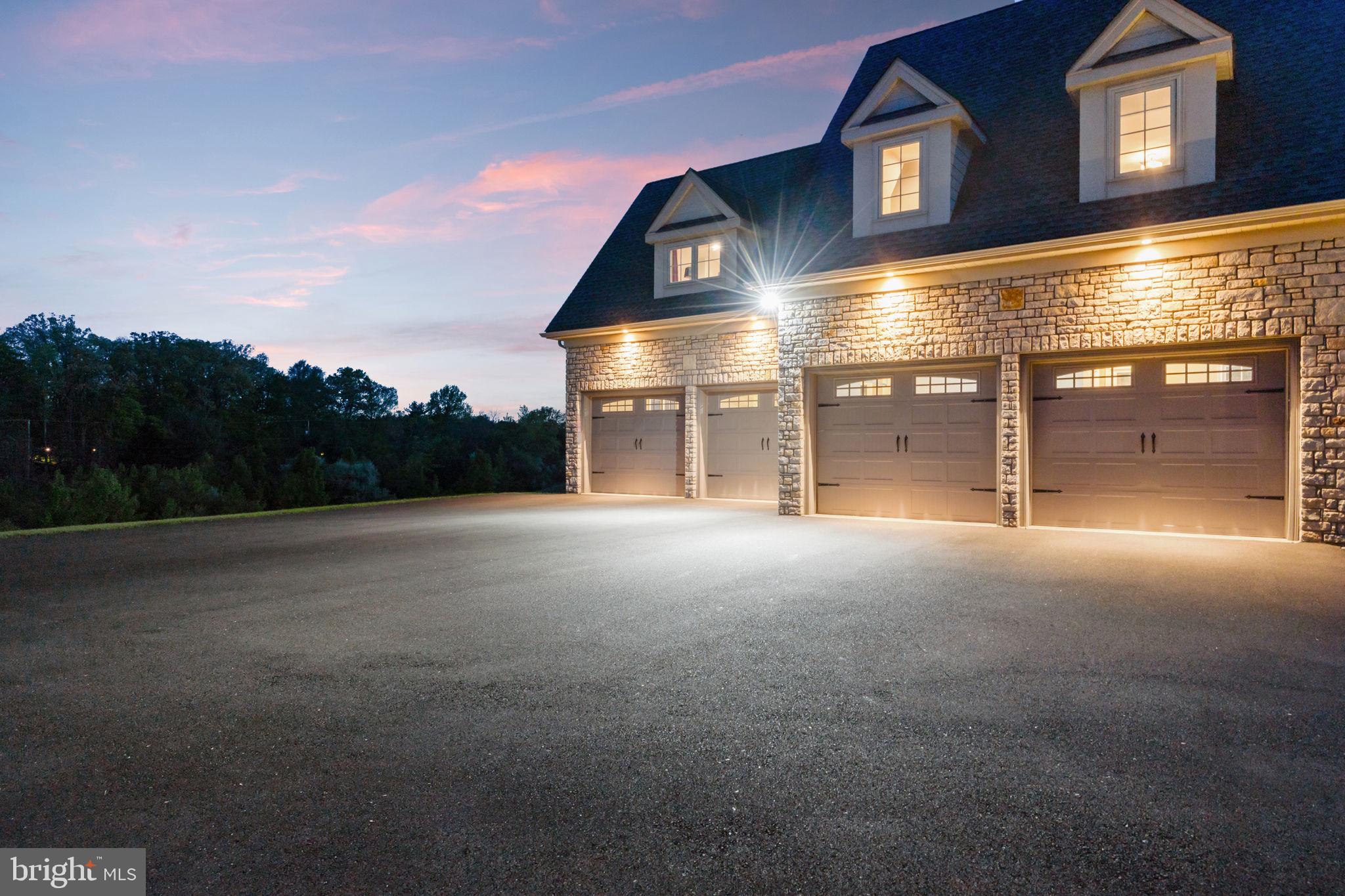 CREEKS BEND - Residential