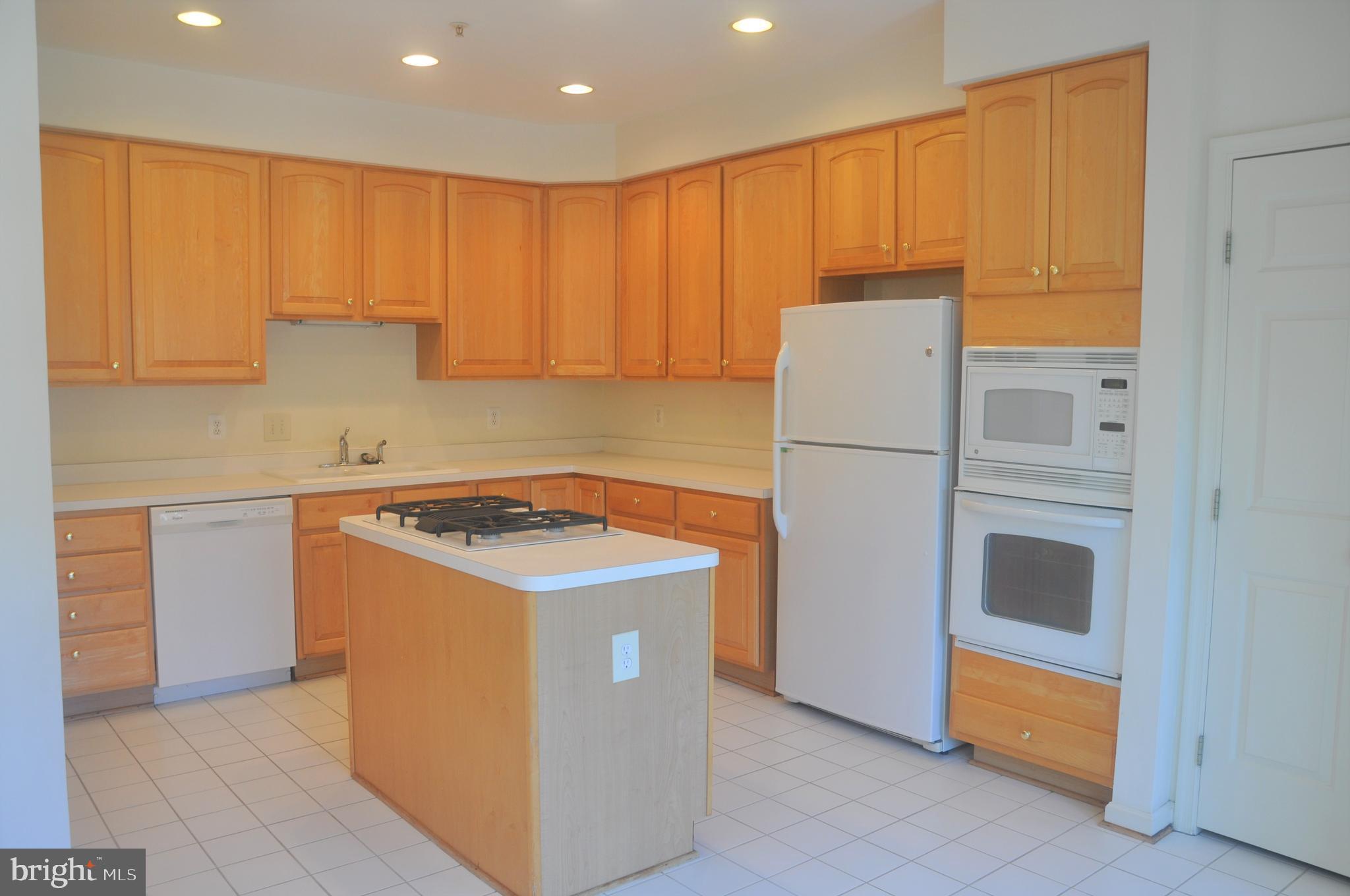 AMBERWOOD - Residential Lease