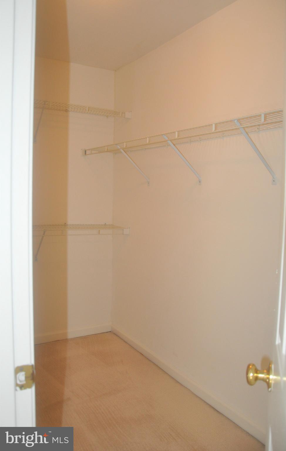 AMBERWOOD - Residential Lease