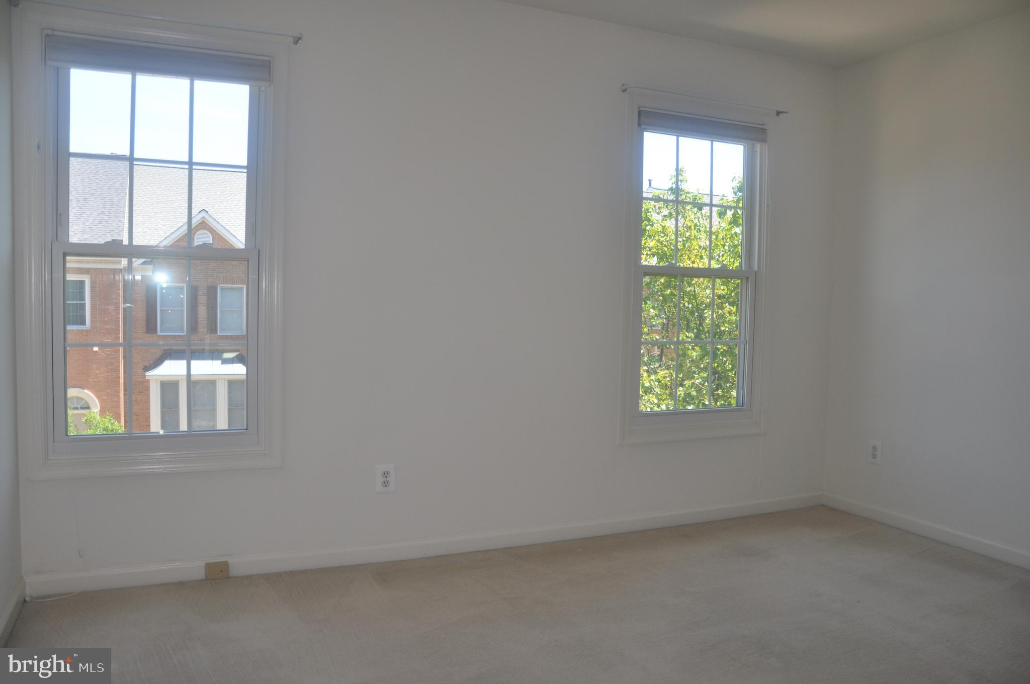 AMBERWOOD - Residential Lease