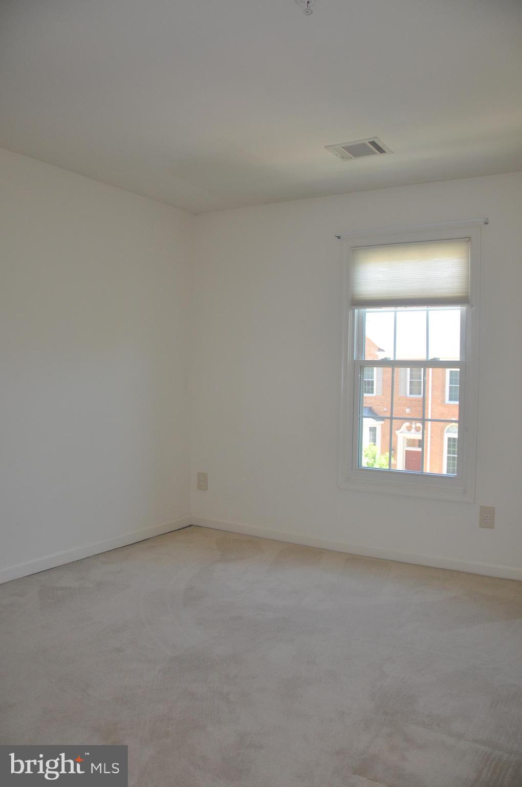 AMBERWOOD - Residential Lease