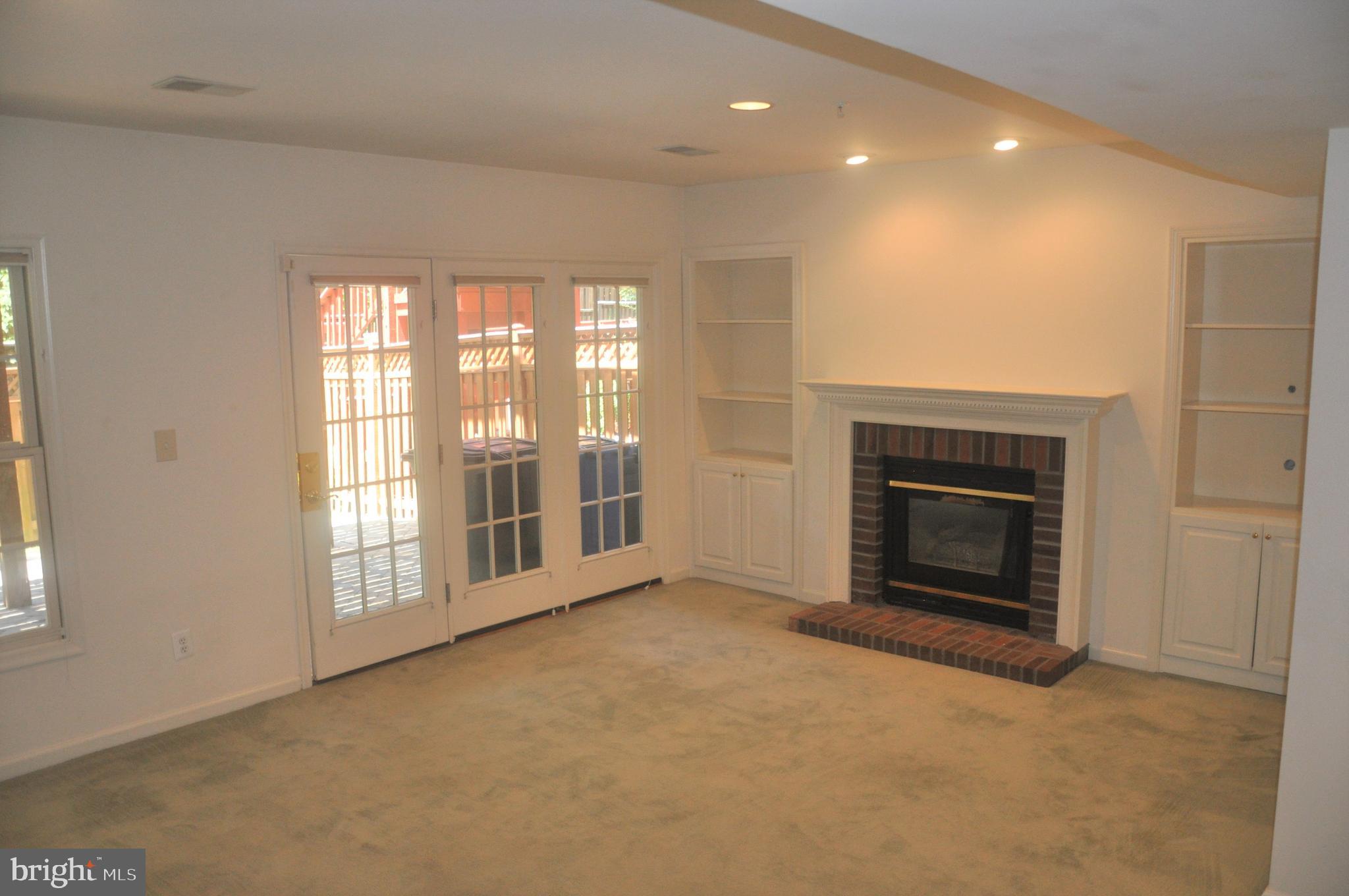 AMBERWOOD - Residential Lease