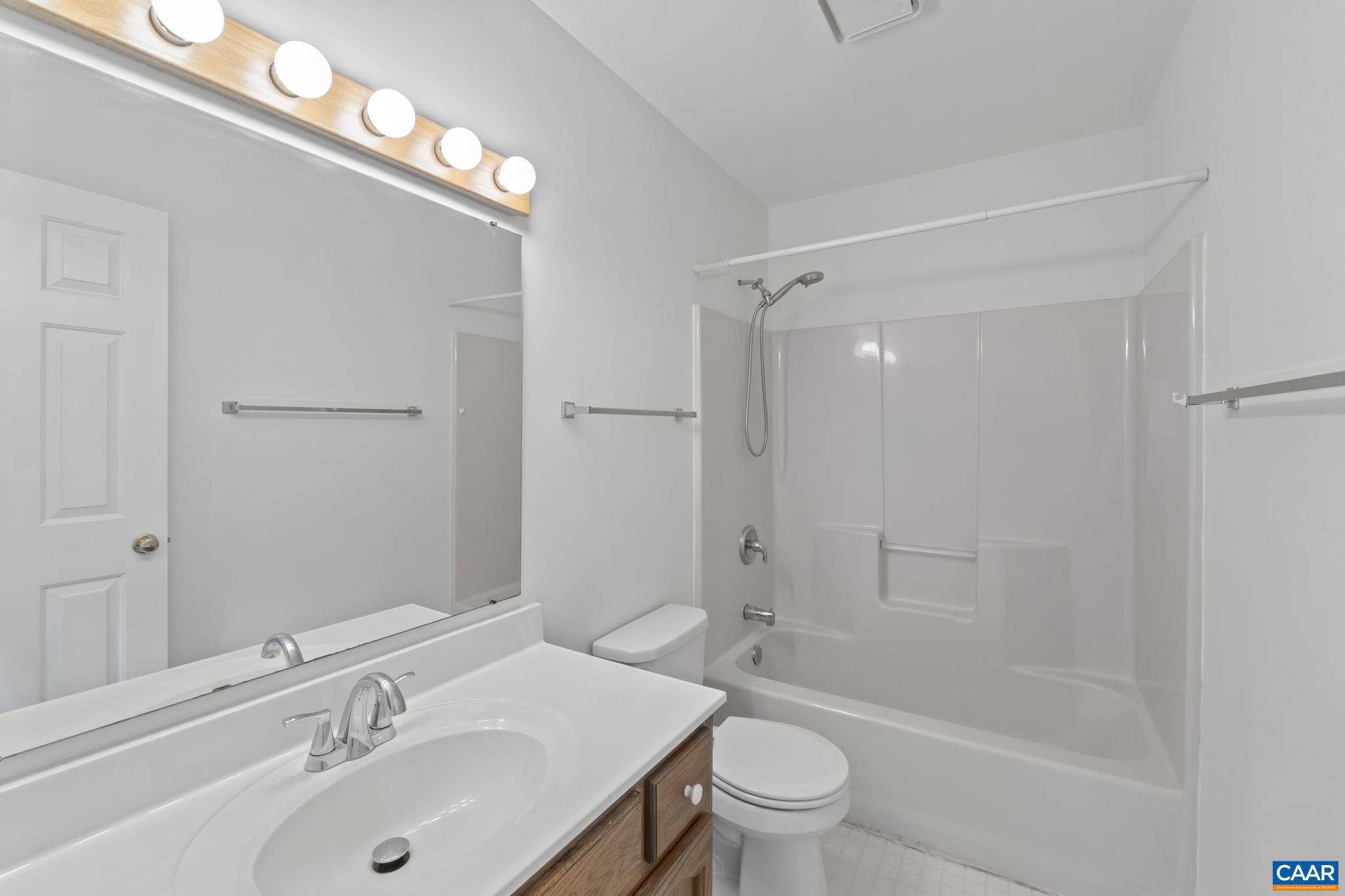 FOREST LAKES - Residential