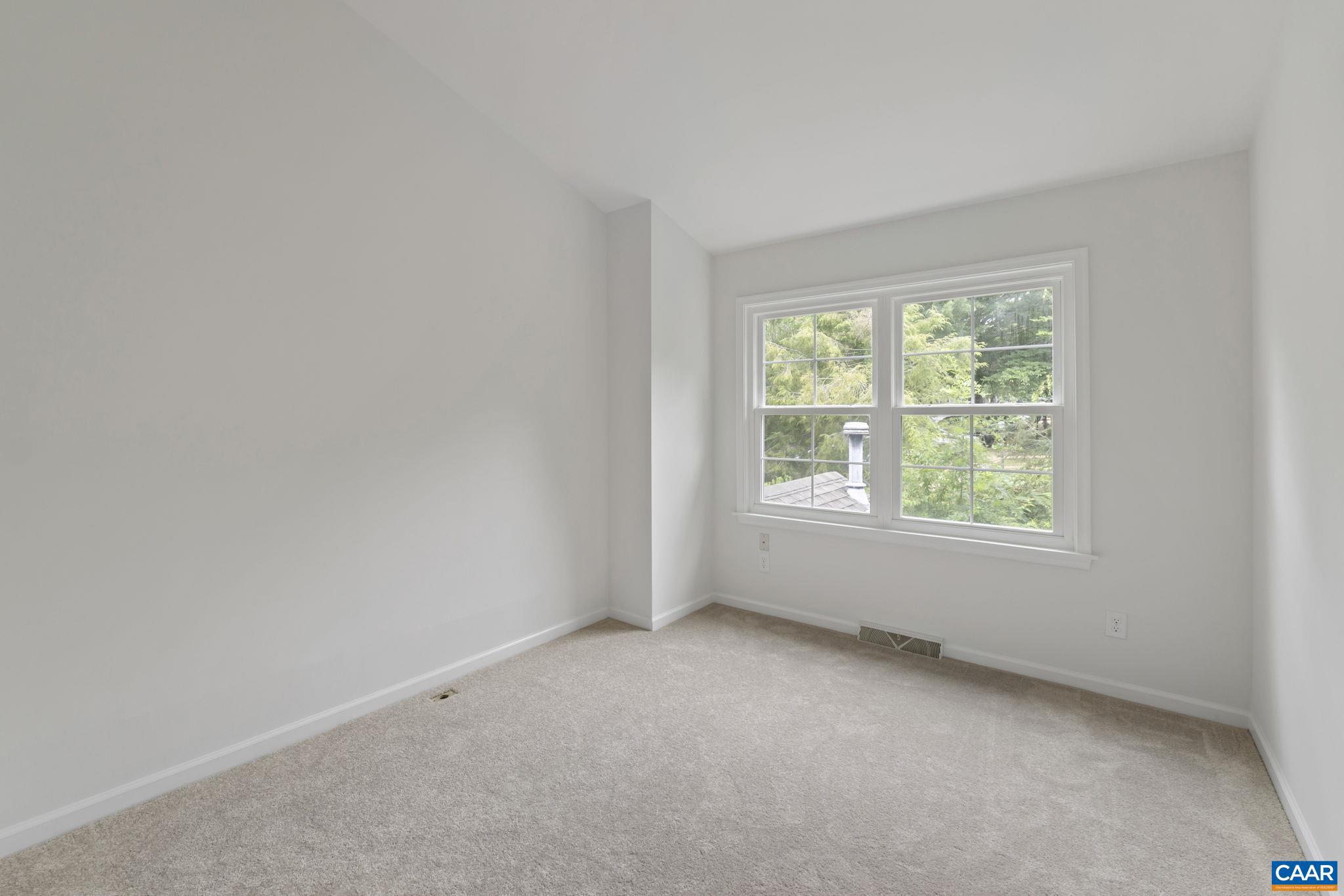 FOREST LAKES - Residential