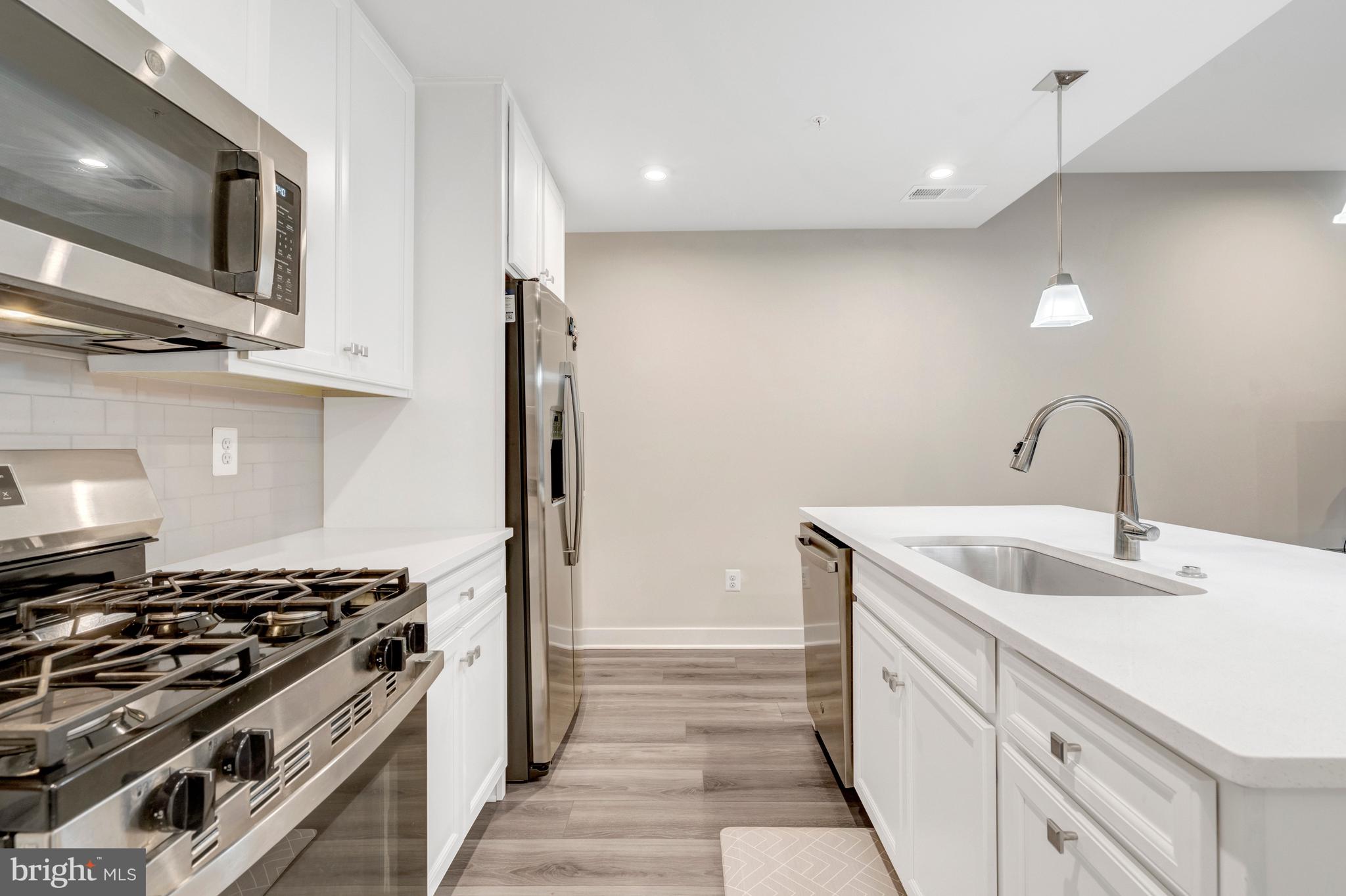 ARCOLA TOWN CENTER CONDO - Residential