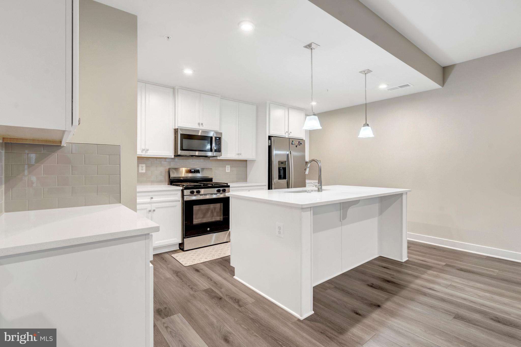 ARCOLA TOWN CENTER CONDO - Residential
