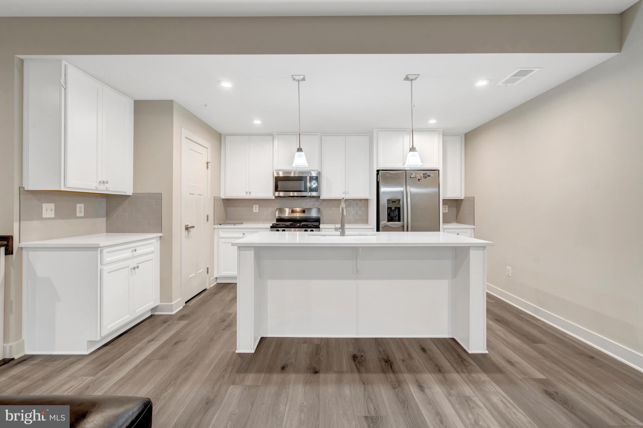 ARCOLA TOWN CENTER CONDO - Residential
