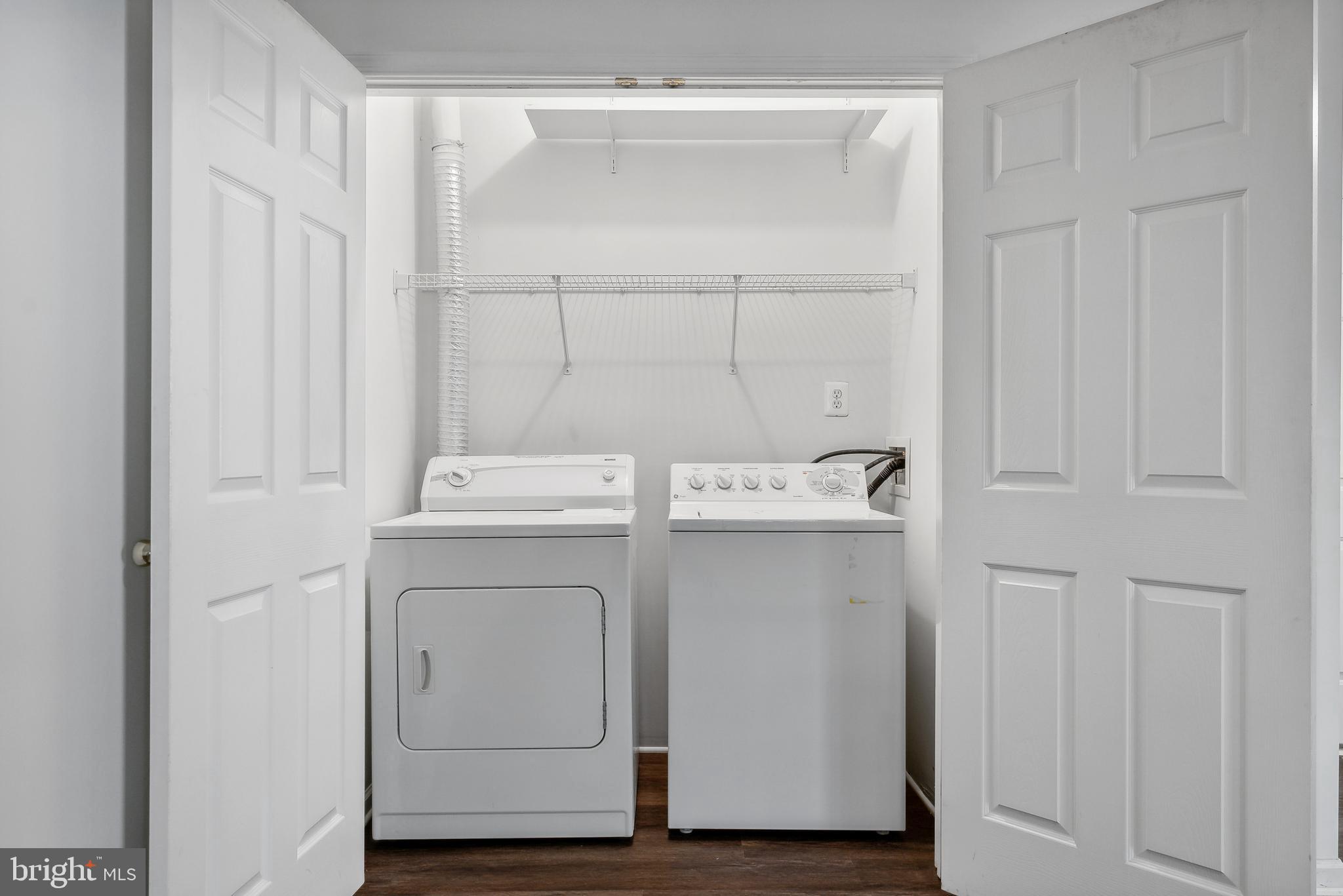 FAIRLAKES COURT - Residential Lease