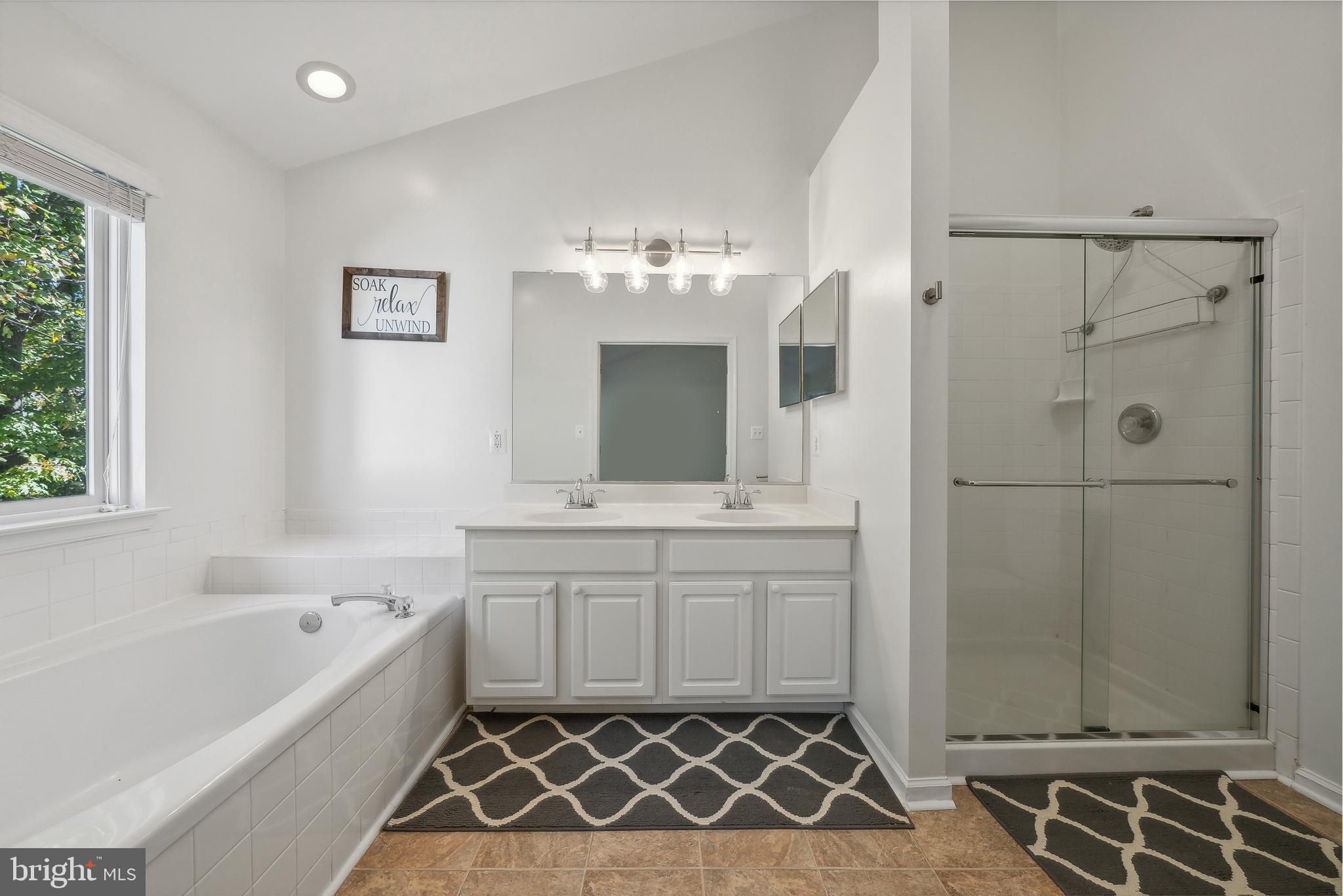 FAIRLAKES COURT - Residential Lease