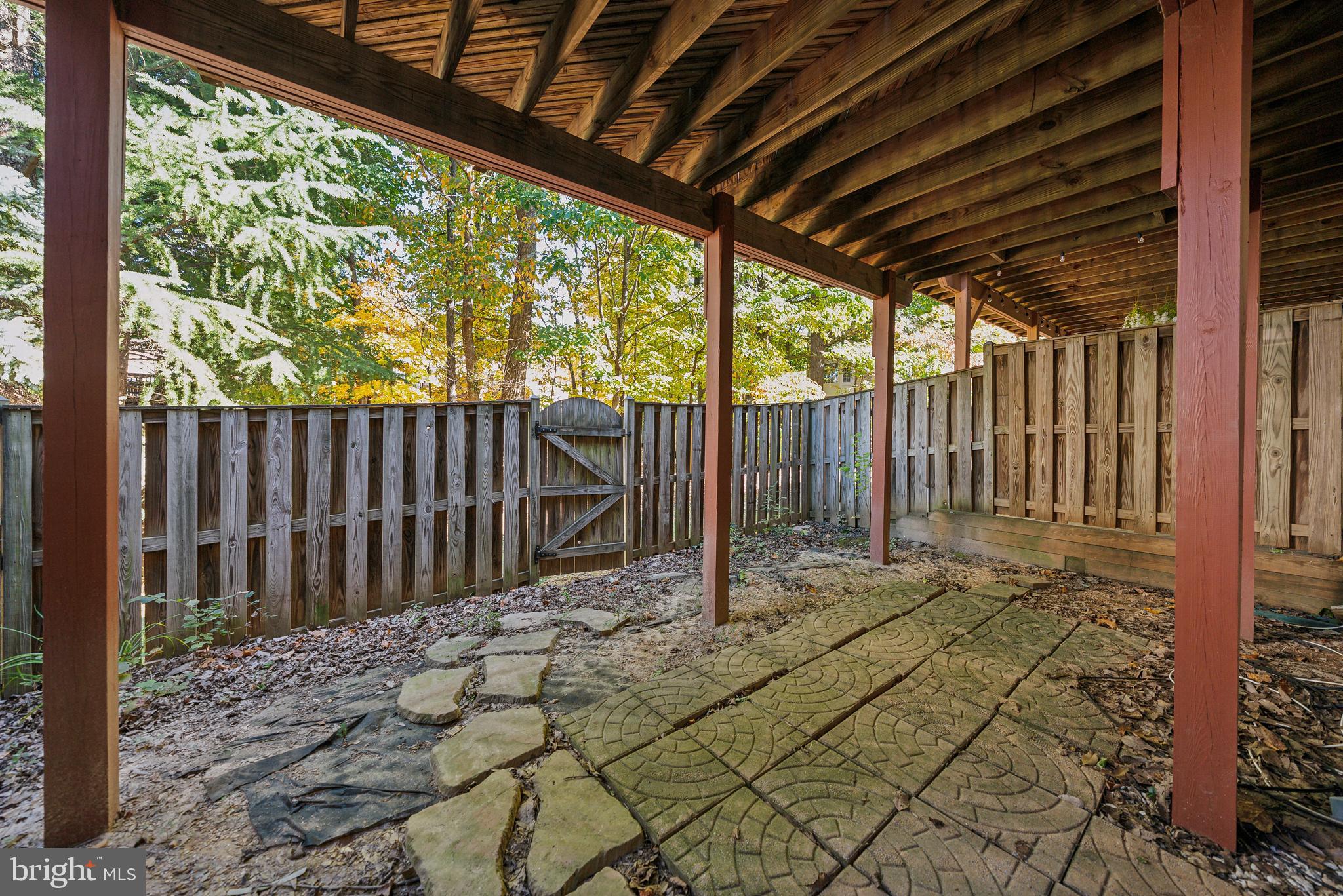 FAIRLAKES COURT - Residential Lease