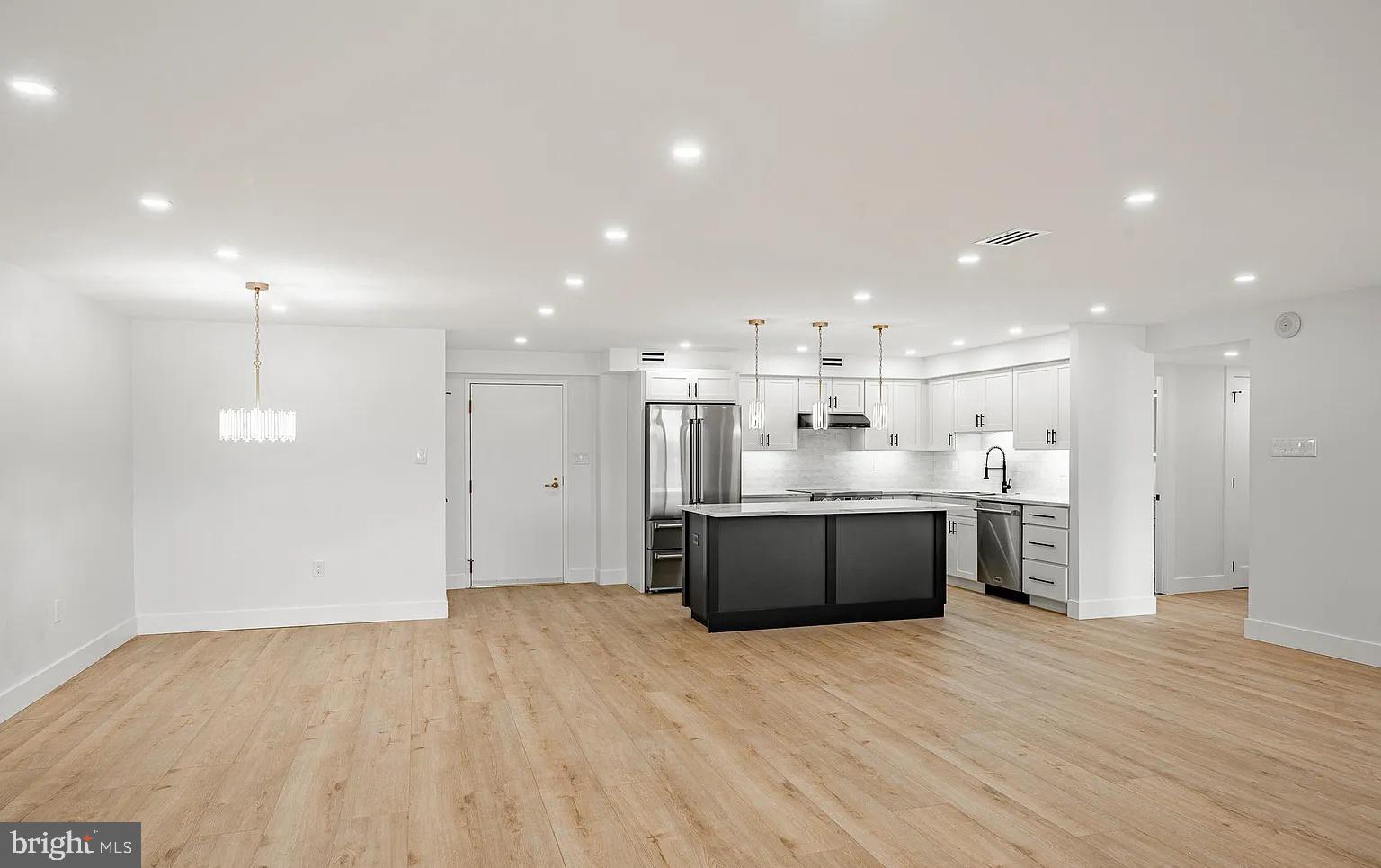 VALLEY FORGE TOWER - Residential