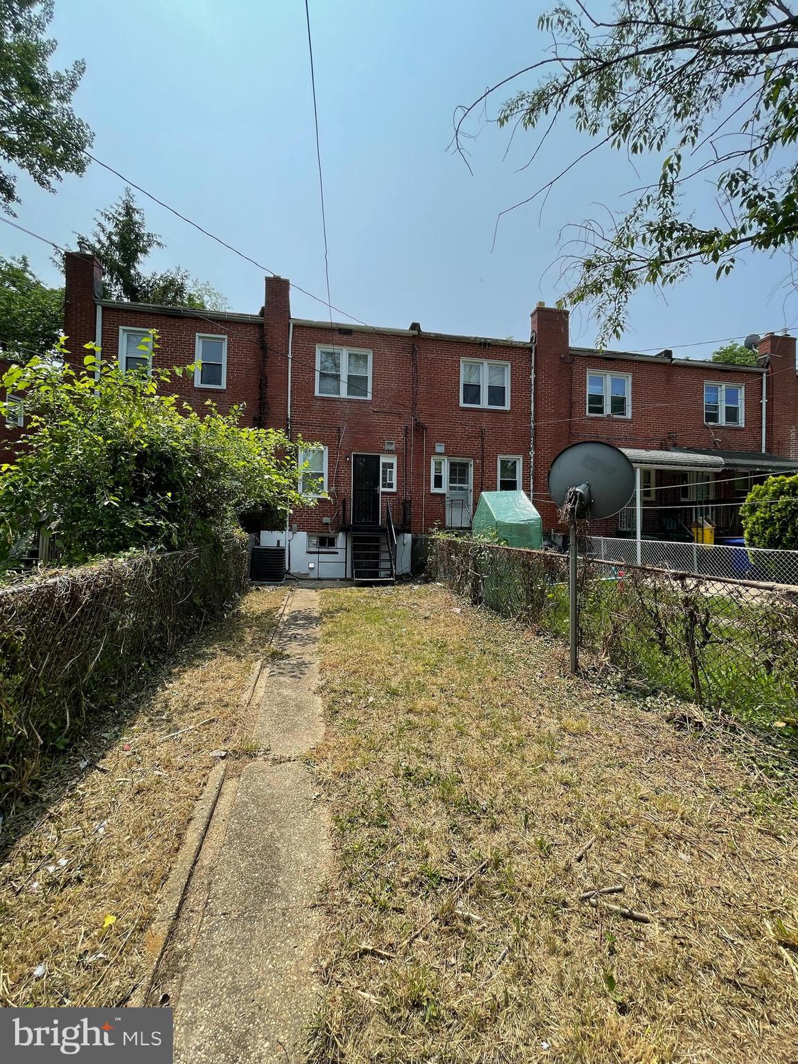 PARK HEIGHTS - Residential Lease