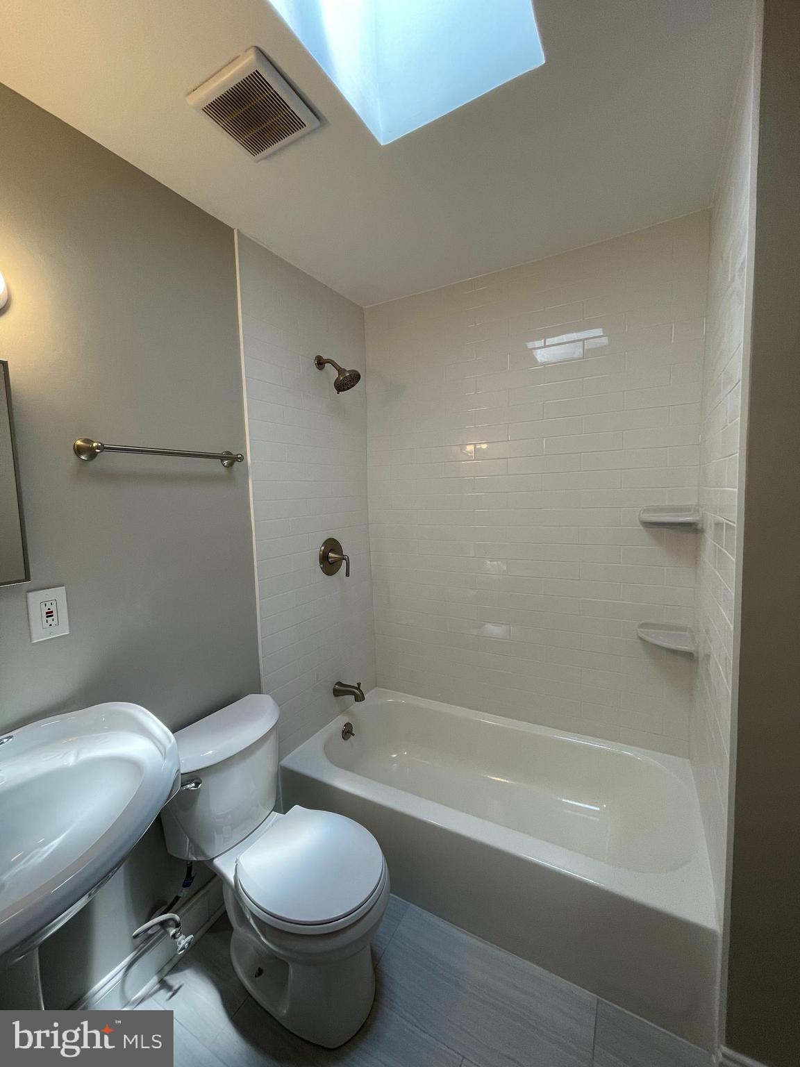 PARK HEIGHTS - Residential Lease