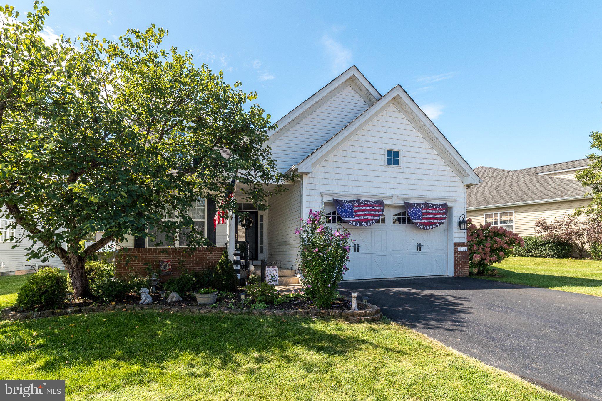 1315 CREEKSIDE LANE