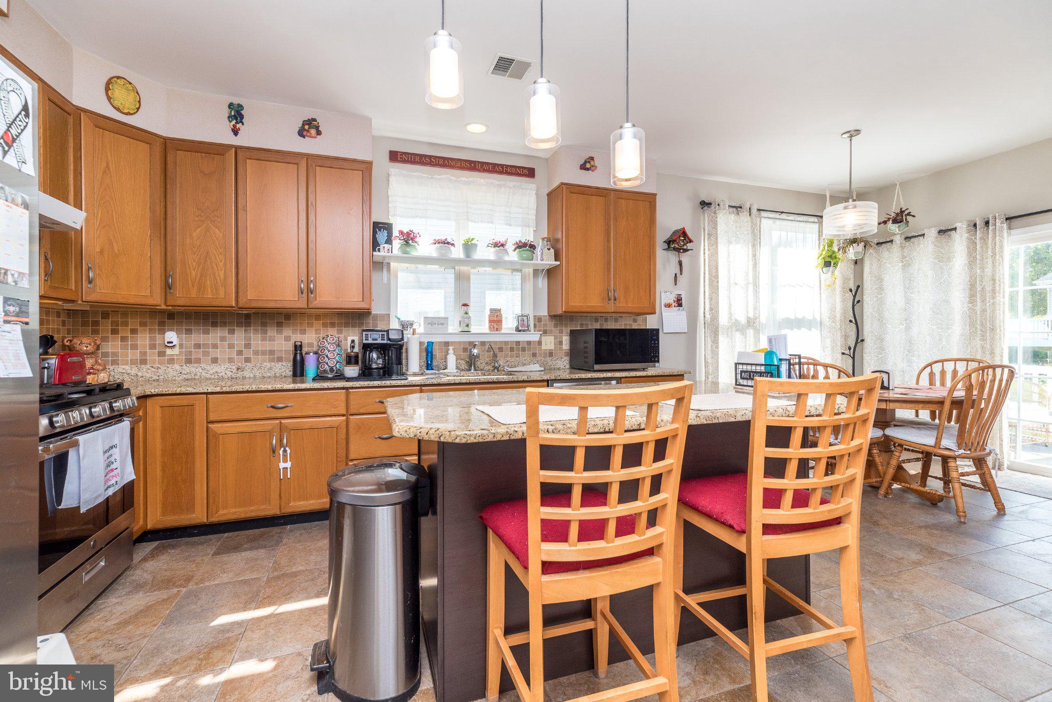 1315 CREEKSIDE LANE