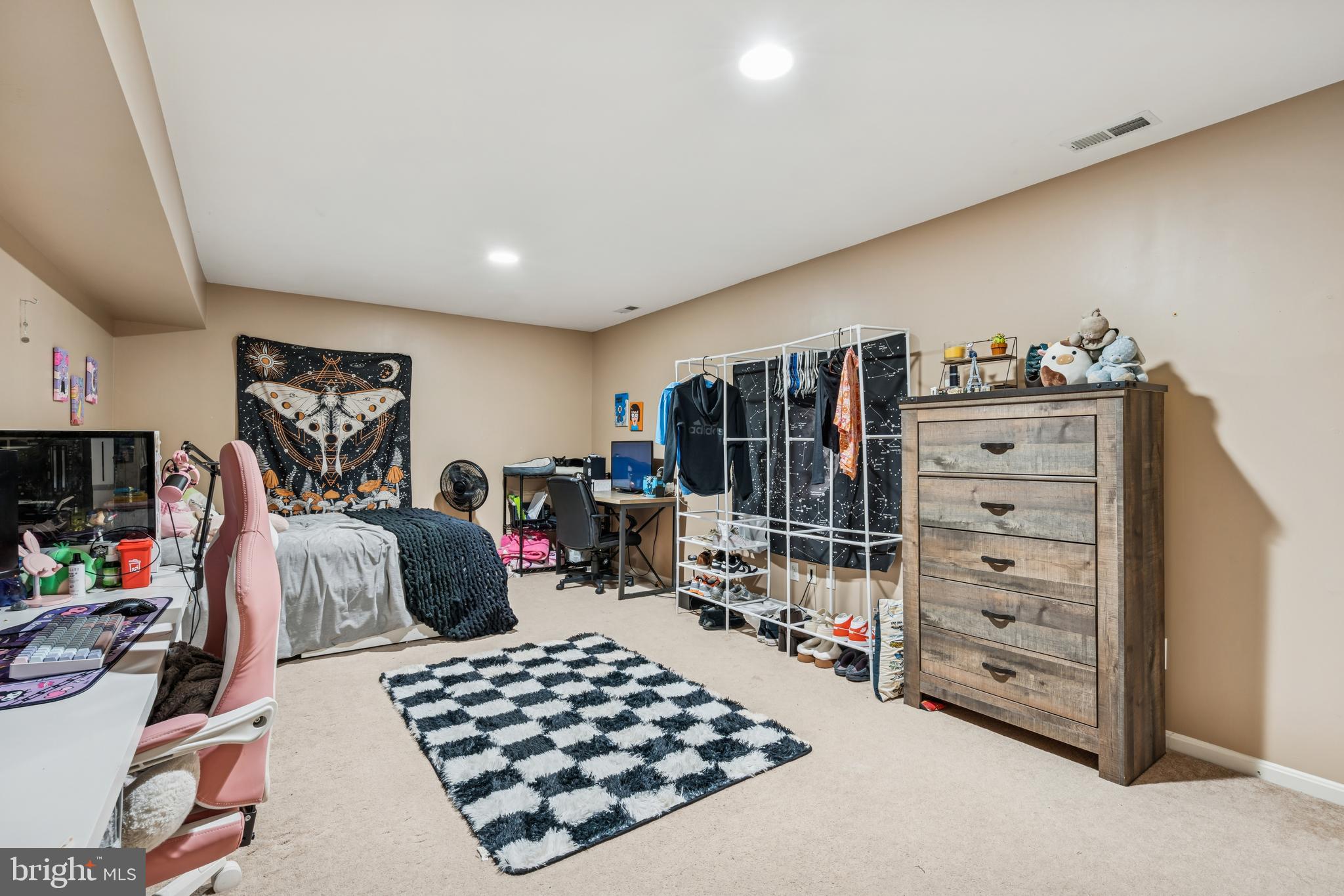 STEEPLE CHASE - Residential