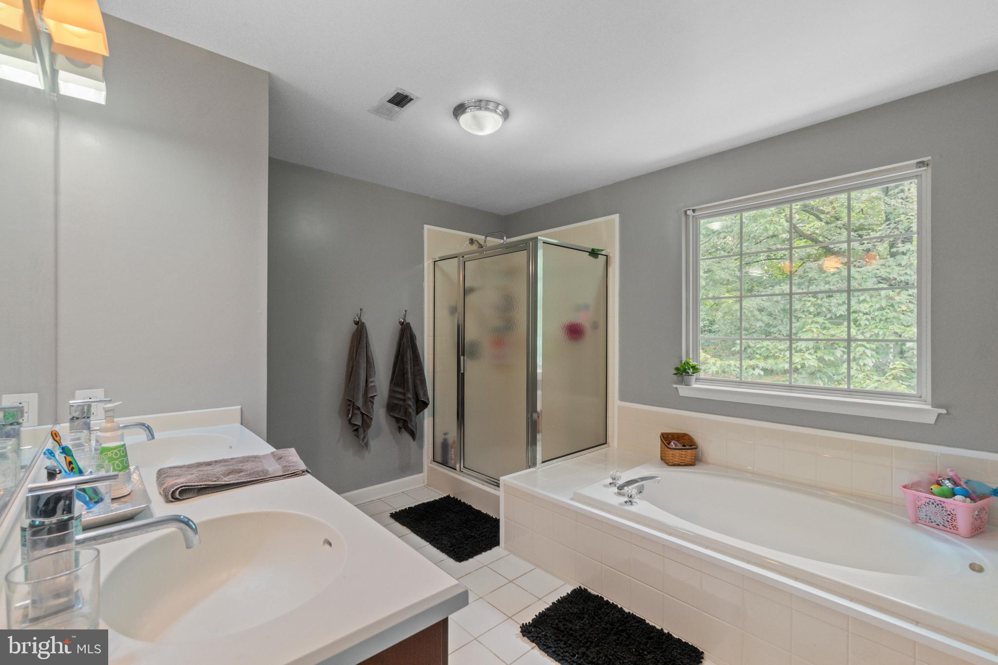 STEEPLE CHASE - Residential