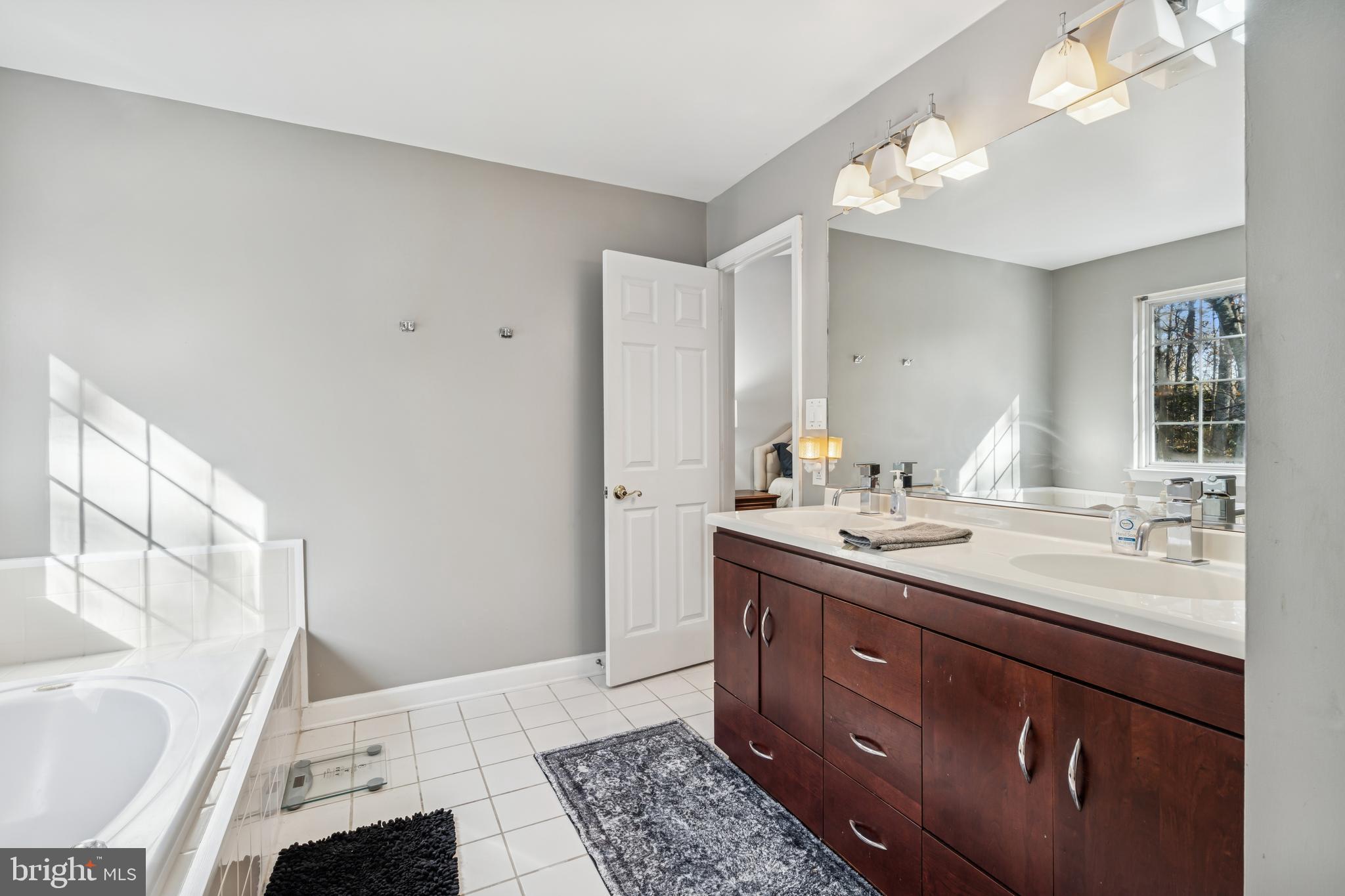 STEEPLE CHASE - Residential