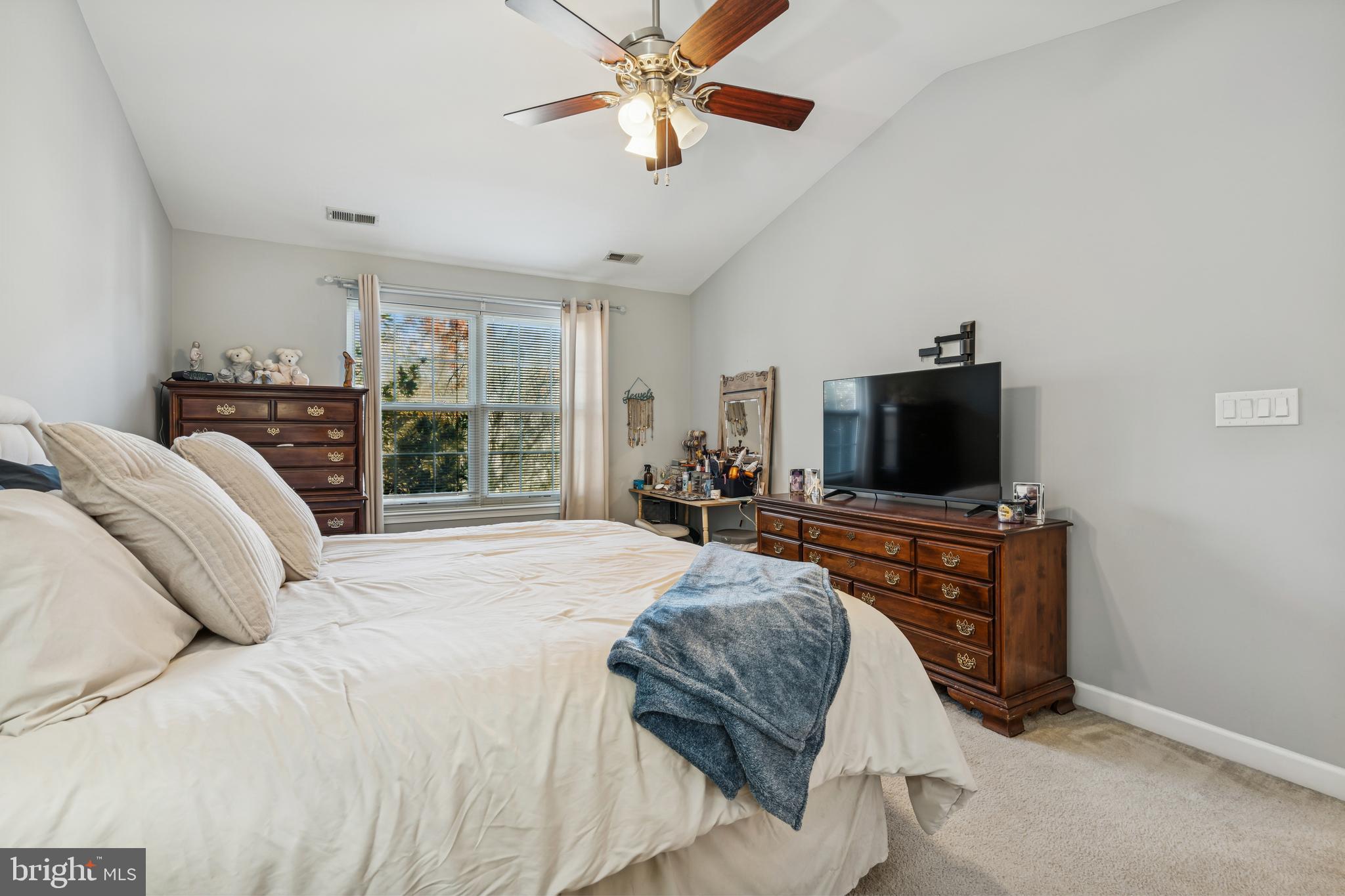 STEEPLE CHASE - Residential