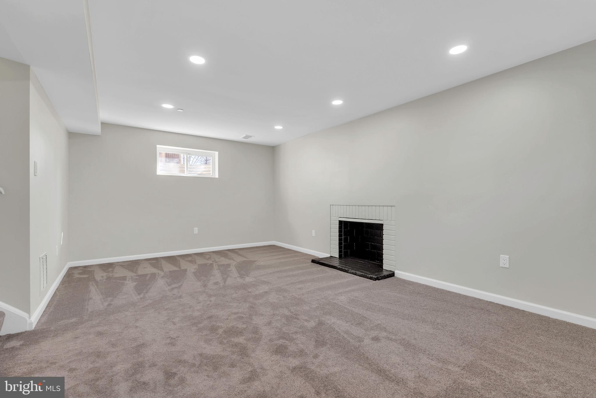 KEMP MILL ESTATES - Residential