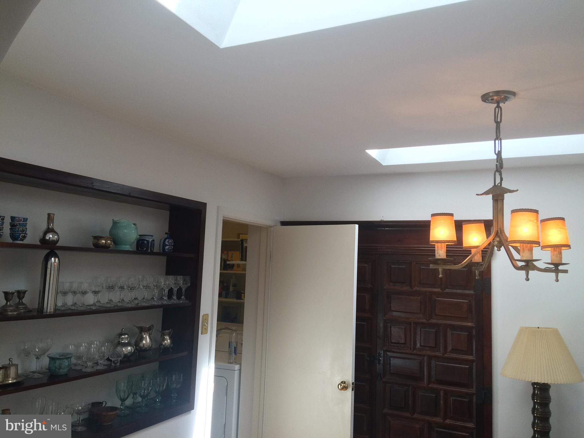 ENGLISH VILLAGE - Land