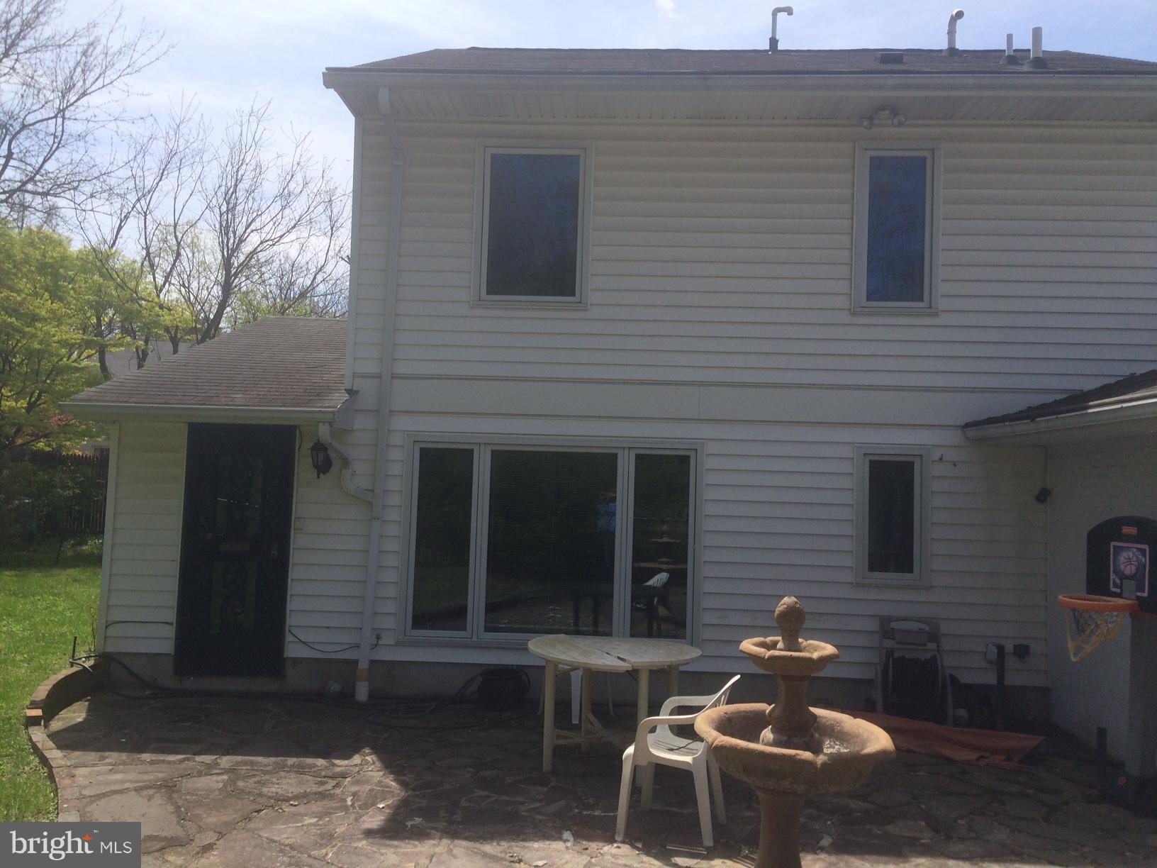 ENGLISH VILLAGE - Land