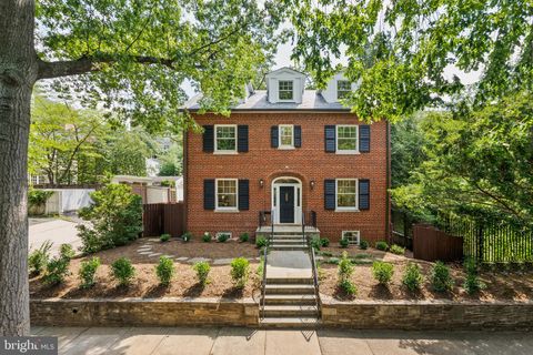 2717 38TH STREET NW WASHINGTON DC 20007
