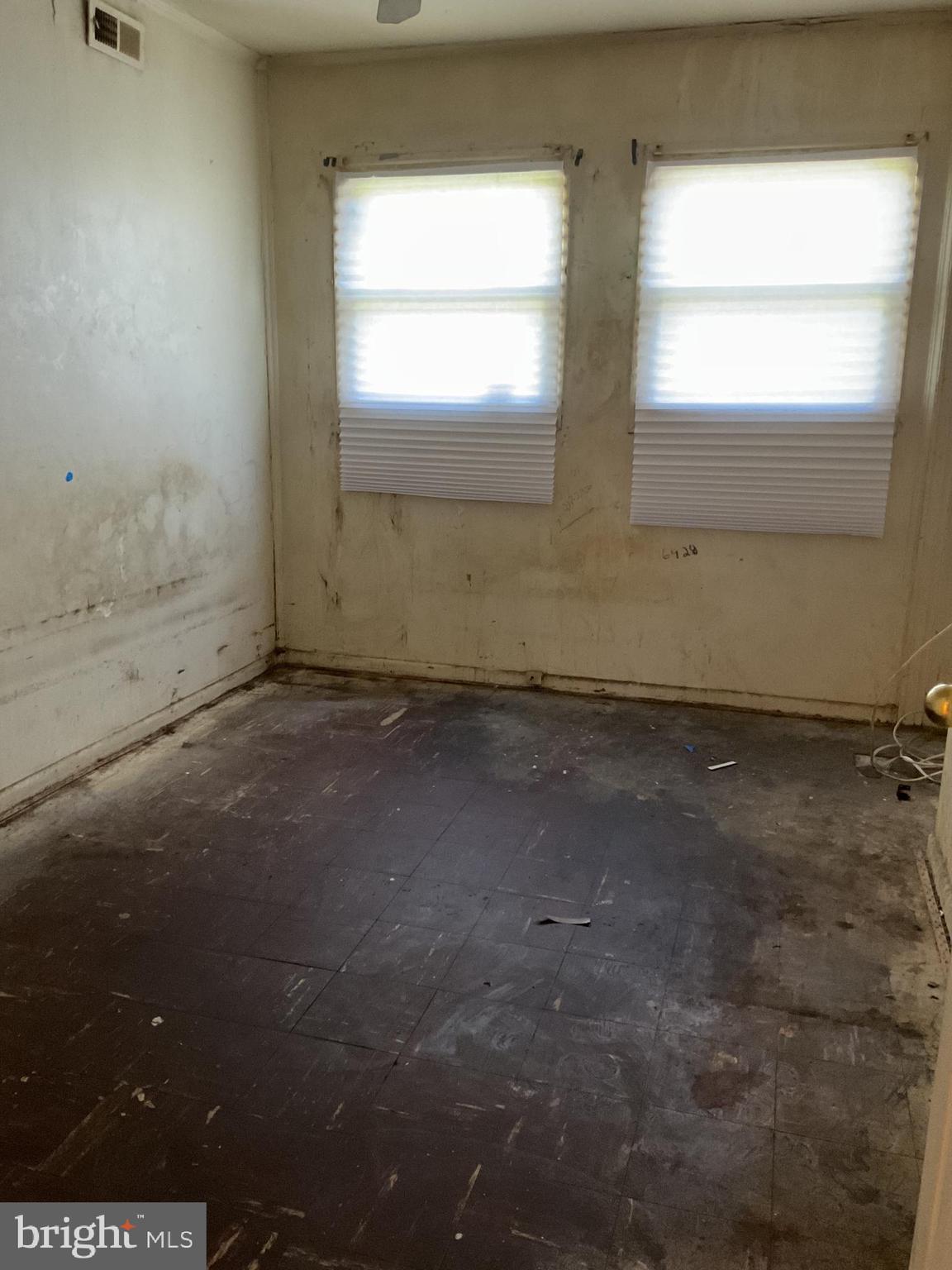 NORTH FORESTVILLE - Residential