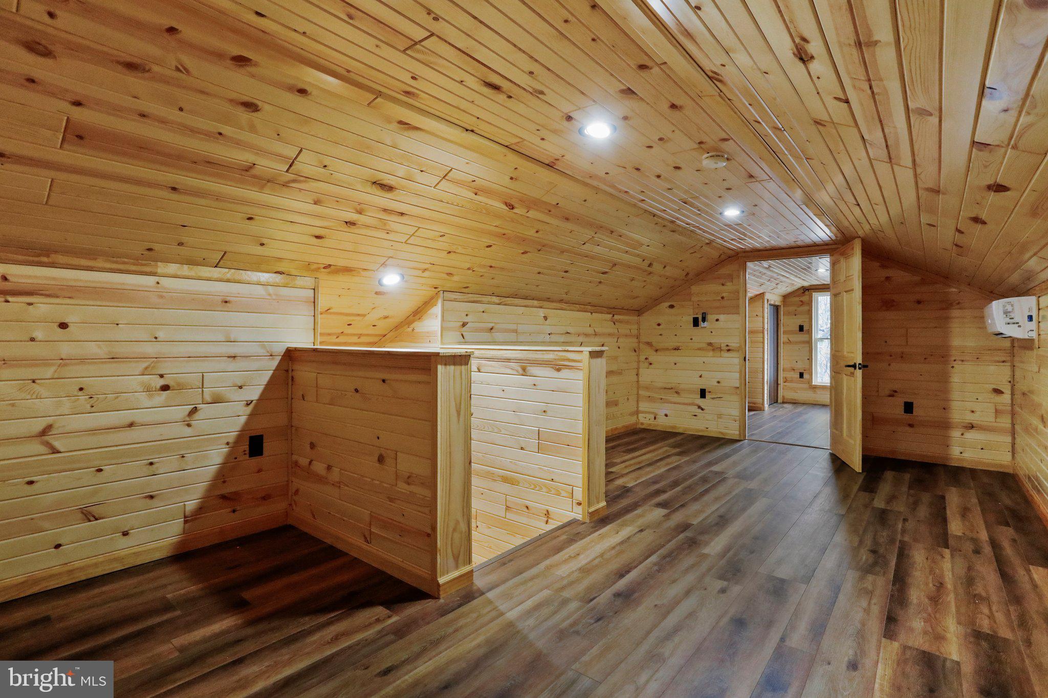 WALNUT RIDGE - Residential