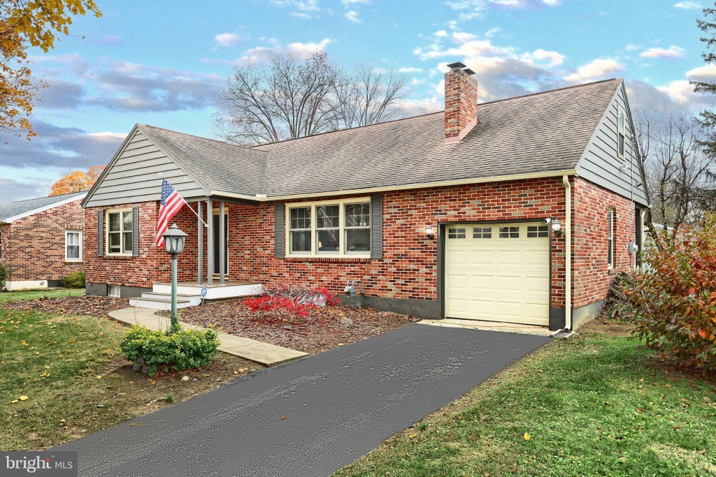 Photo of 530 S Royal Street, YORK, PA 17402 (MLS # PAYK2114314)