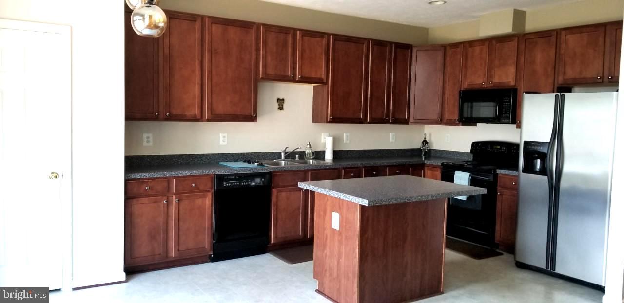 EAGLES LANDING AT WATERS EDGE - Residential Lease