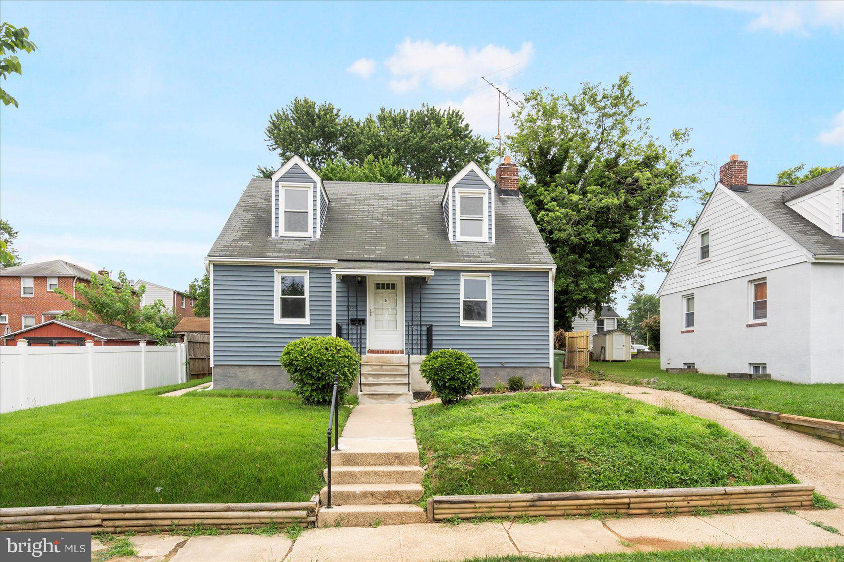 This beautifully renovated 4-bedroom, 2-bath single-family home is move-in ready and packed with updates. Step inside to find fresh paint, new carpet, and stylish flooring throughout. The kitchen boasts brand new appliances, while both bathrooms have been completely updated with modern finishes.
Enjoy year-round comfort with an updated HVAC system and peace of mind with a newer roof. Outside, a private parking pad offers added convenience, and the amazing backyard is perfect for entertaining, relaxing, or letting pets and kids play freely.
Don’t miss your chance to own a fully updated home with space, style, and an incredible outdoor area!