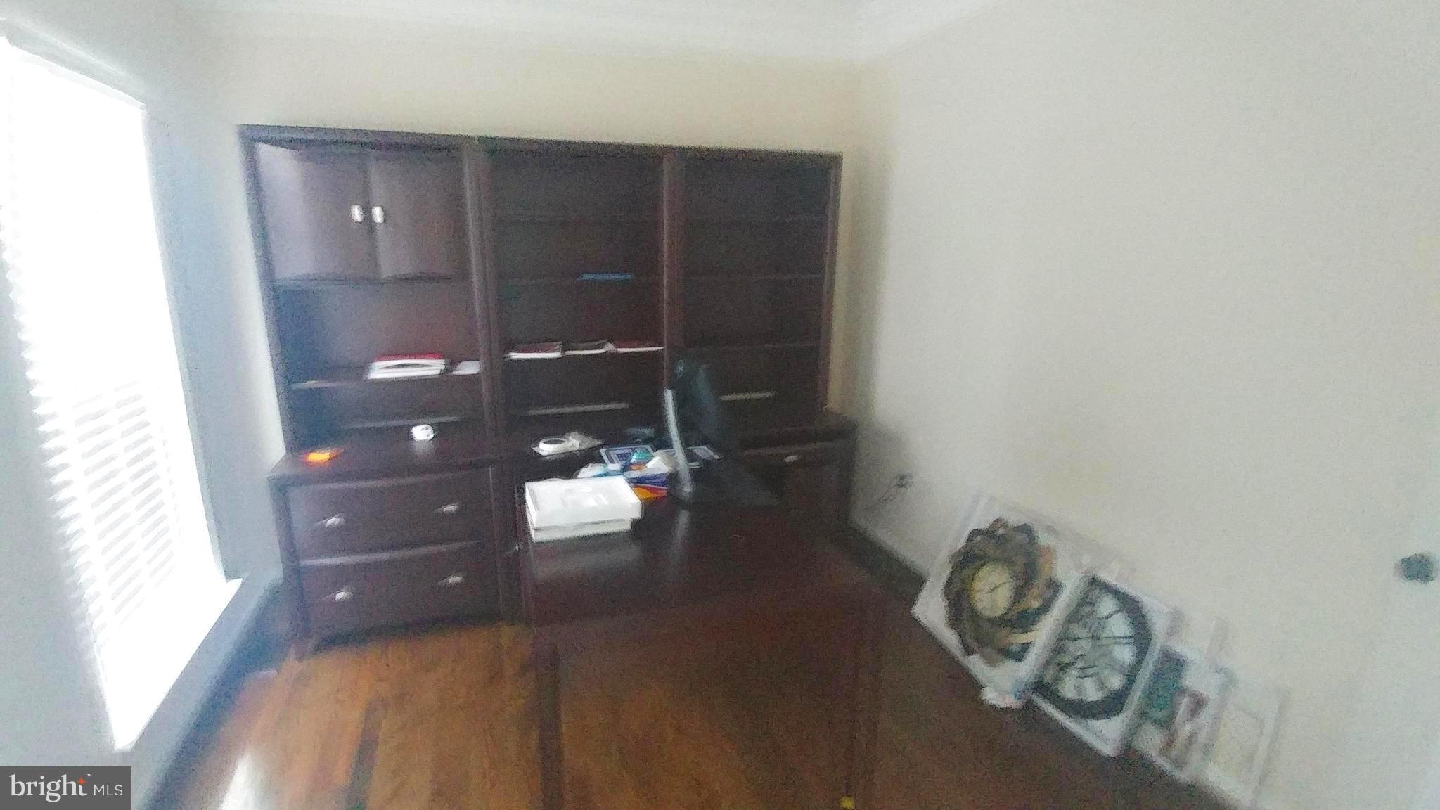 ROYAL OAKS - Residential Lease