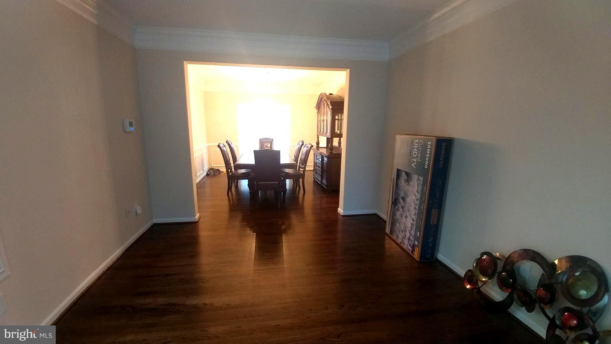 ROYAL OAKS - Residential Lease