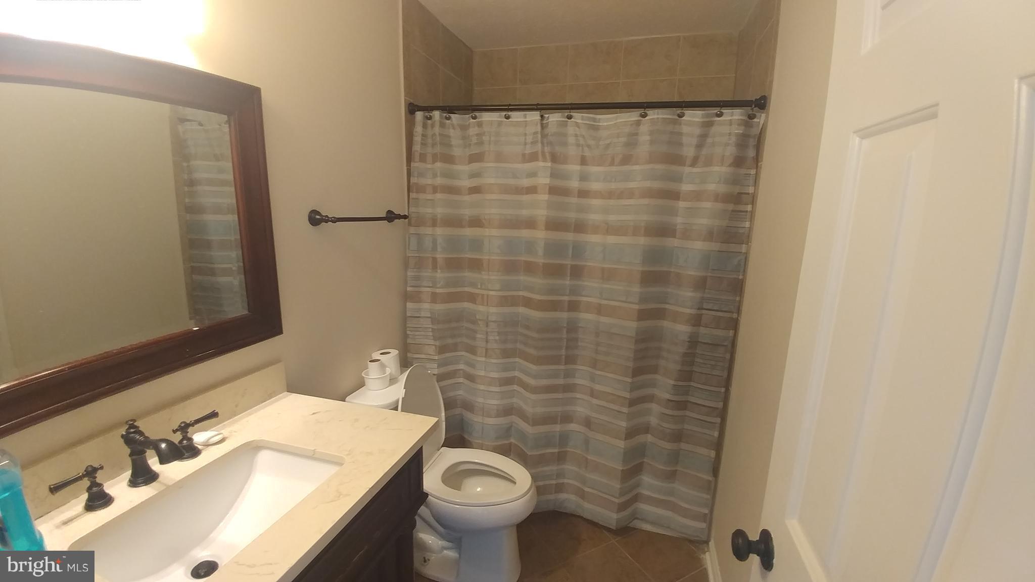 ROYAL OAKS - Residential Lease