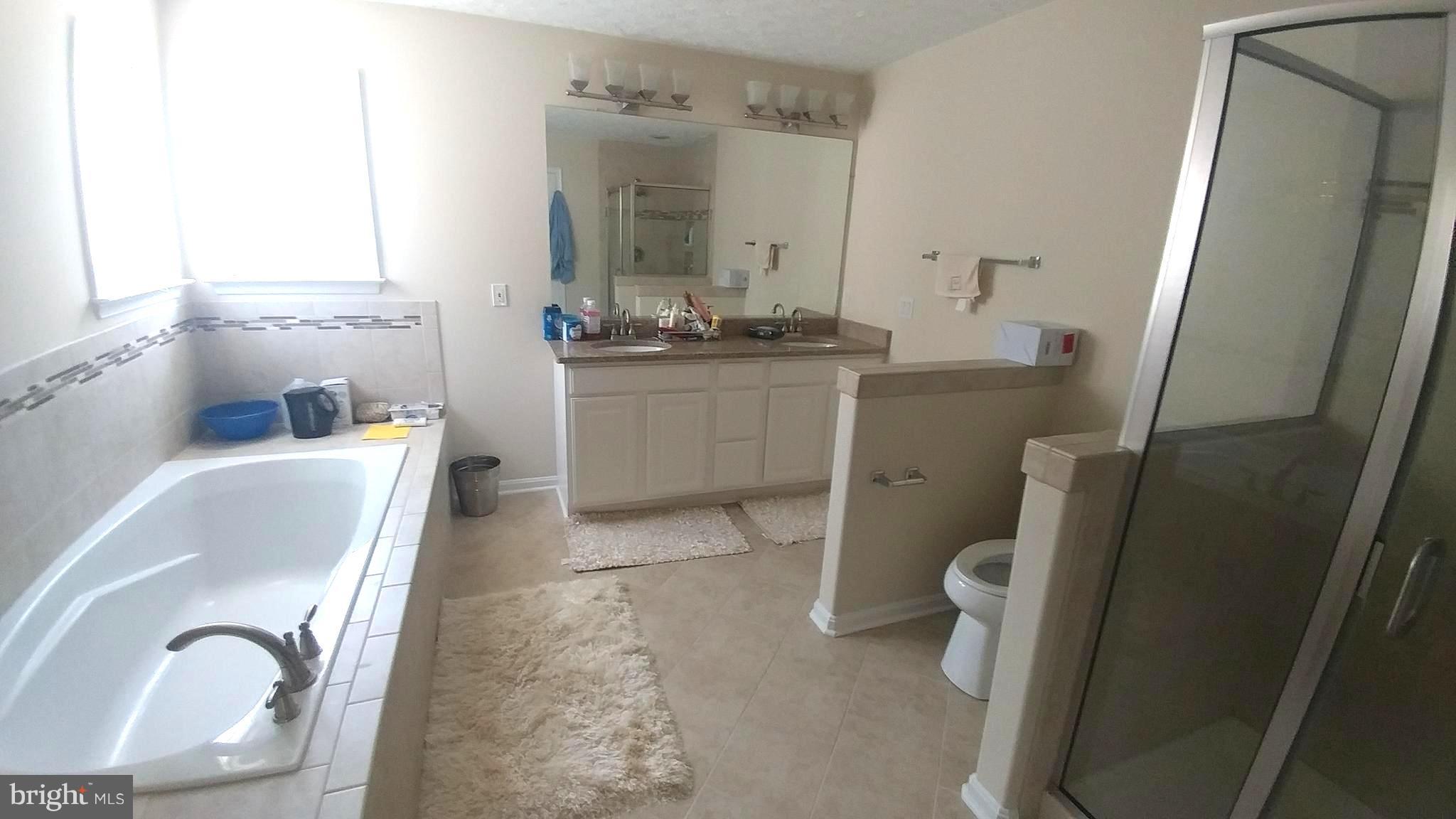 ROYAL OAKS - Residential Lease