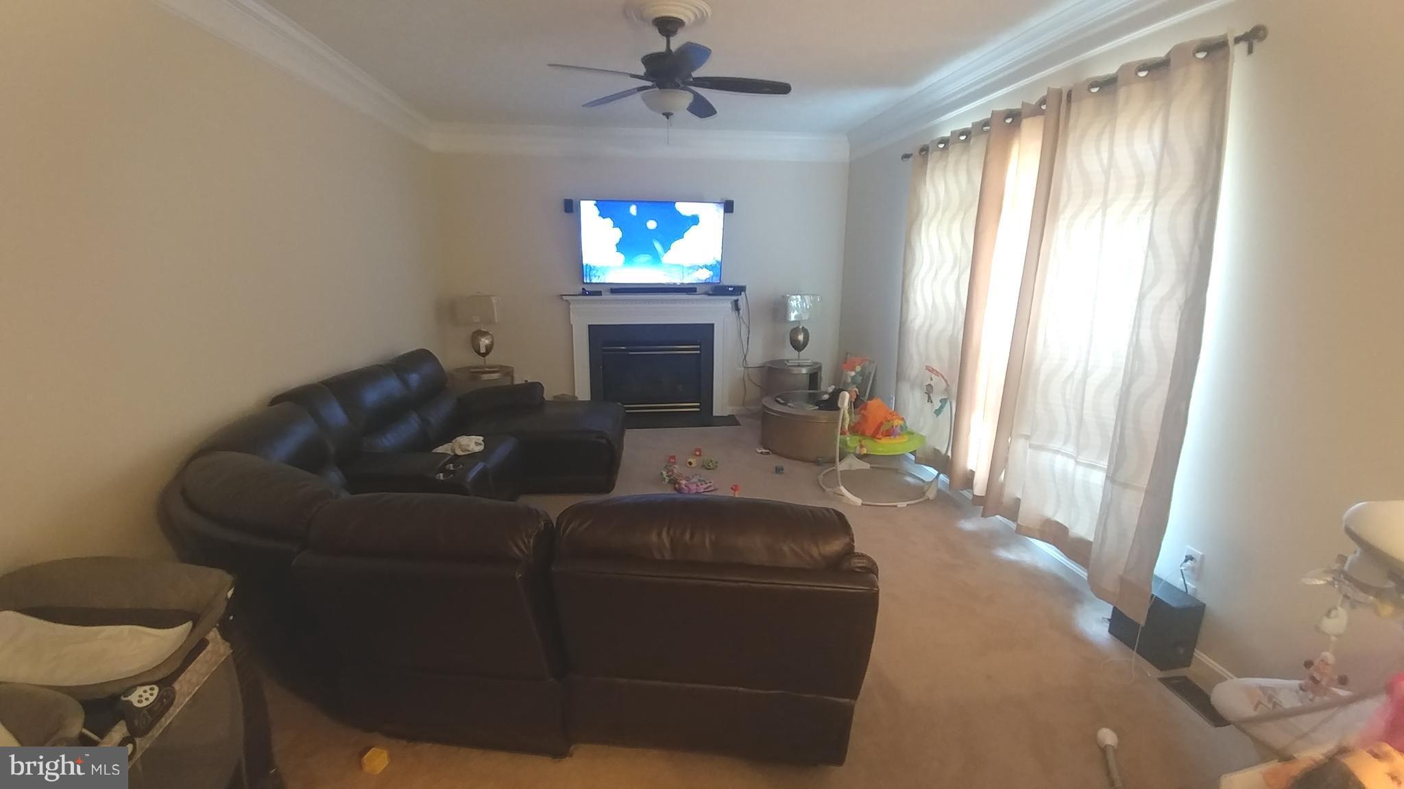 ROYAL OAKS - Residential Lease