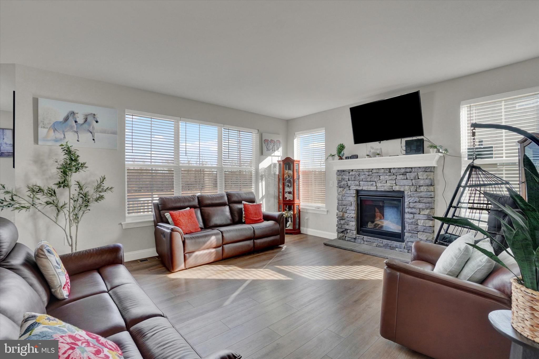 AUTUMN CHASE - Residential