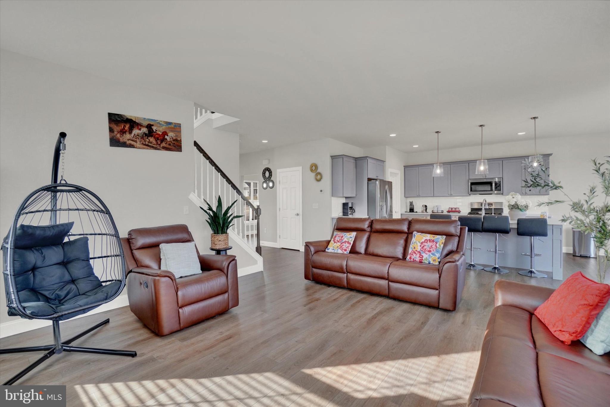 AUTUMN CHASE - Residential