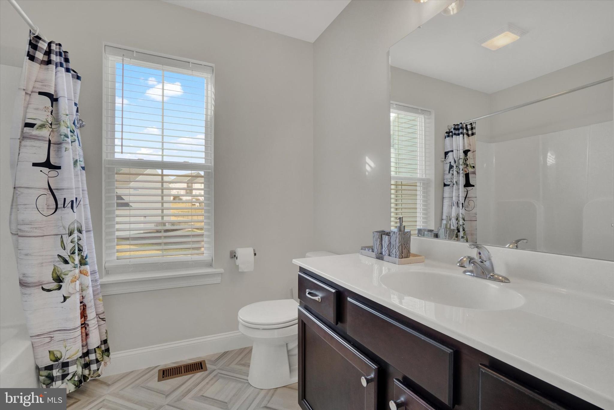 AUTUMN CHASE - Residential