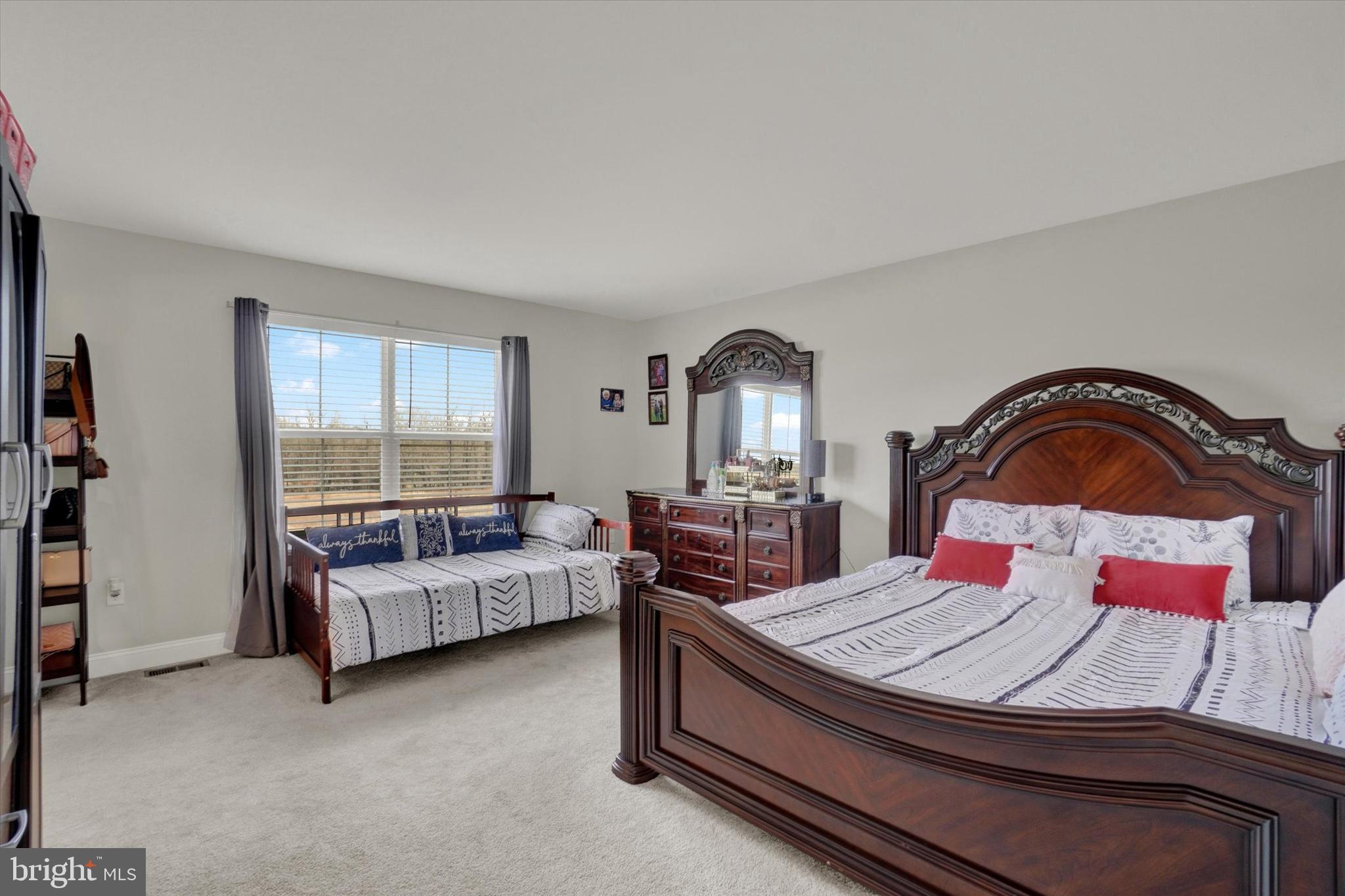 AUTUMN CHASE - Residential