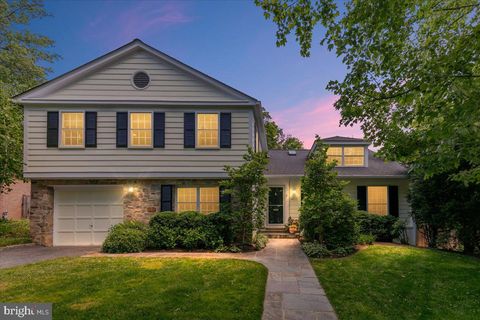 Photo of 6413 Kenhowe Drive, BETHESDA, MD 20817 (MLS # MDMC2233010)