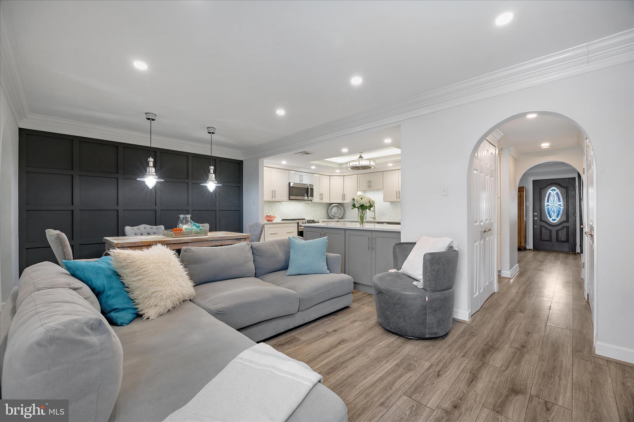 CROFTON TOWNE - Residential