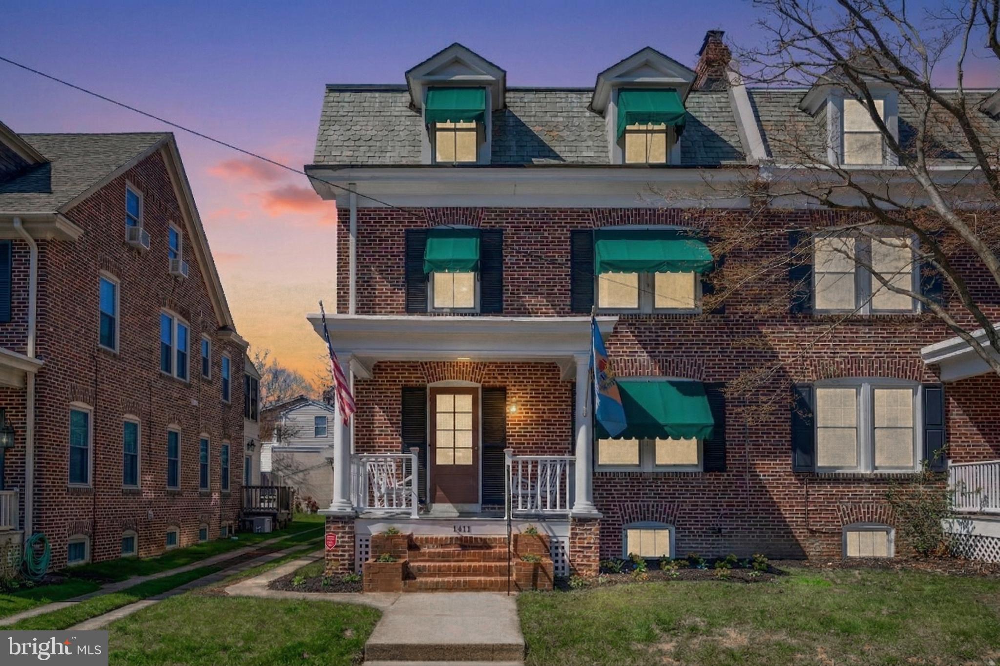 1411 WOODLAWN AVENUE